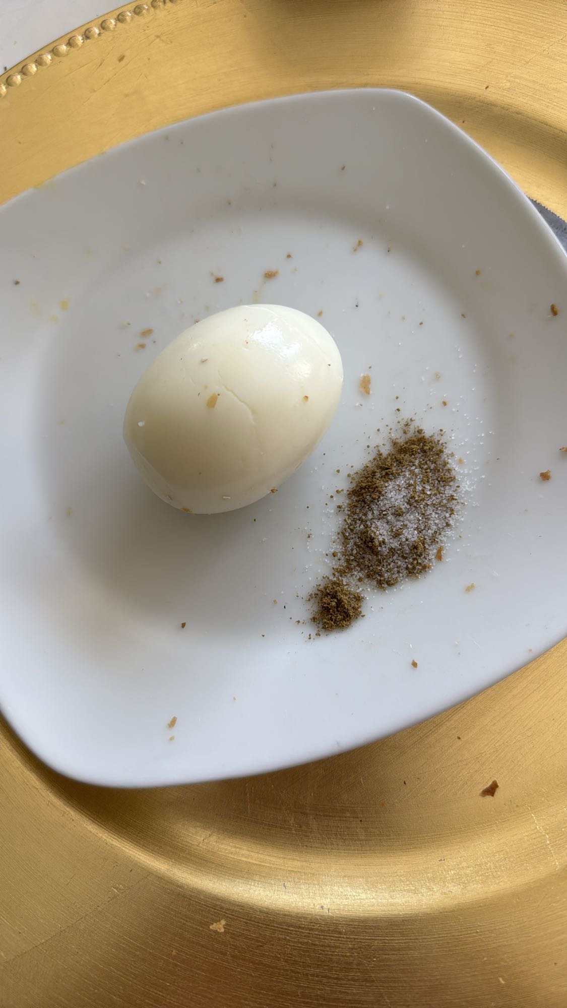 gekookt ei met kruiden