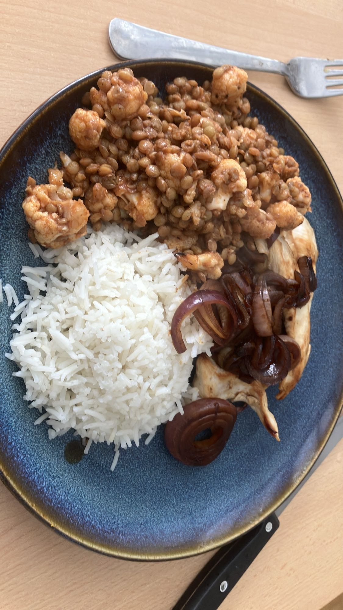 Frango com lentilhas e arroz