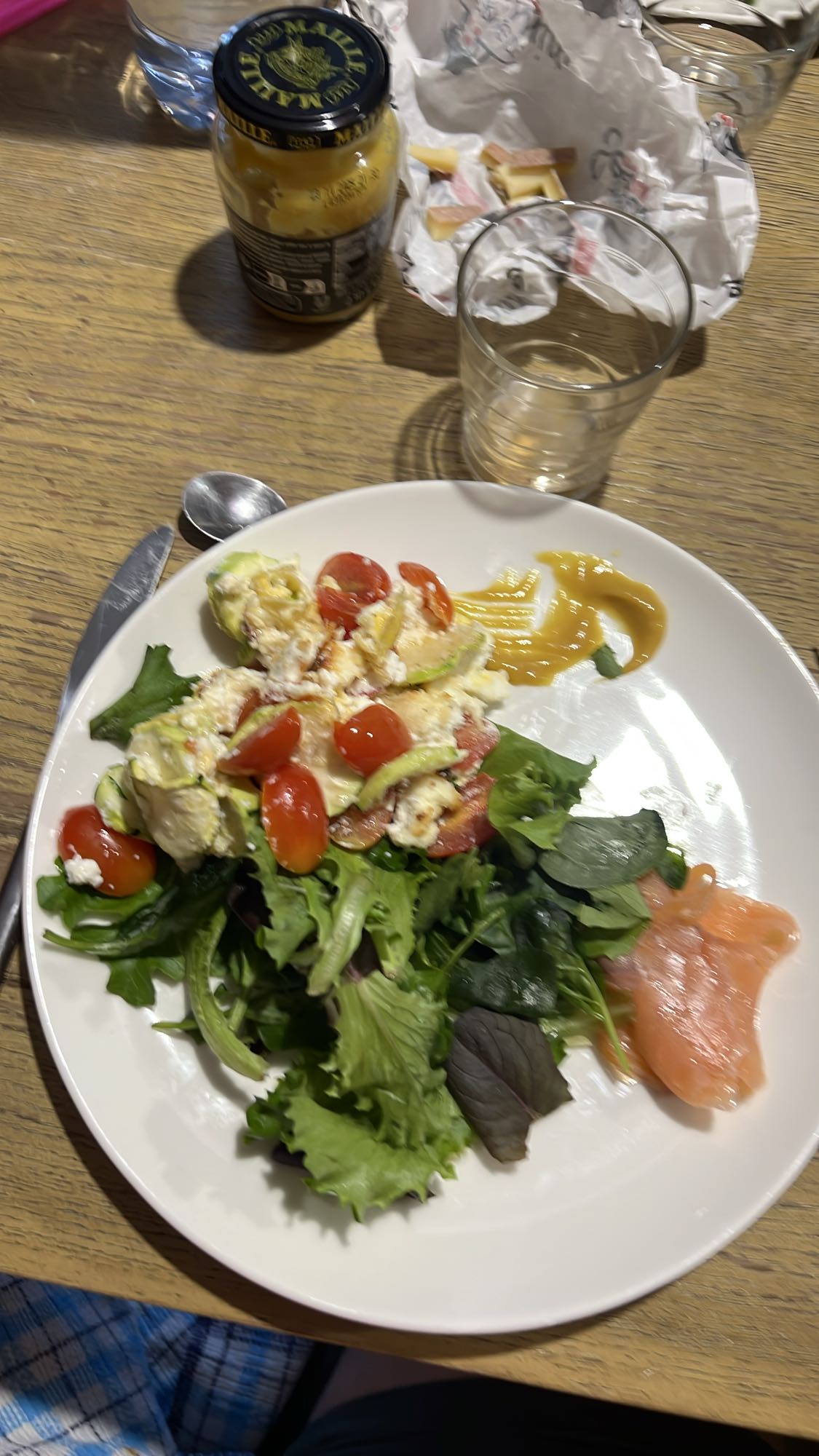 Salade fraîche avocat saumon