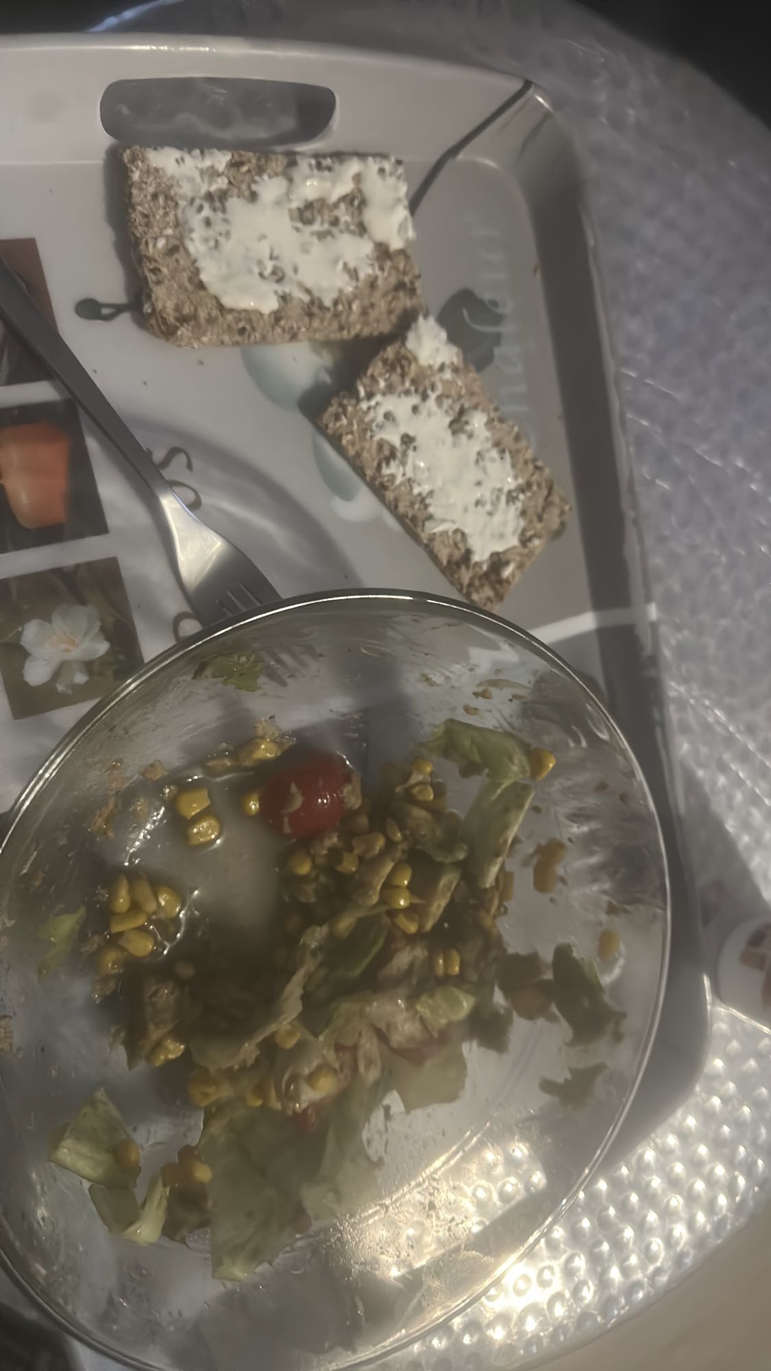 Tartines et salade légère