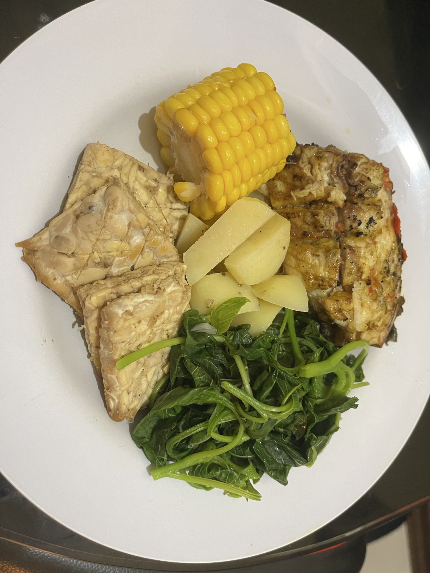 Ayam, tempe, kentang, jagung