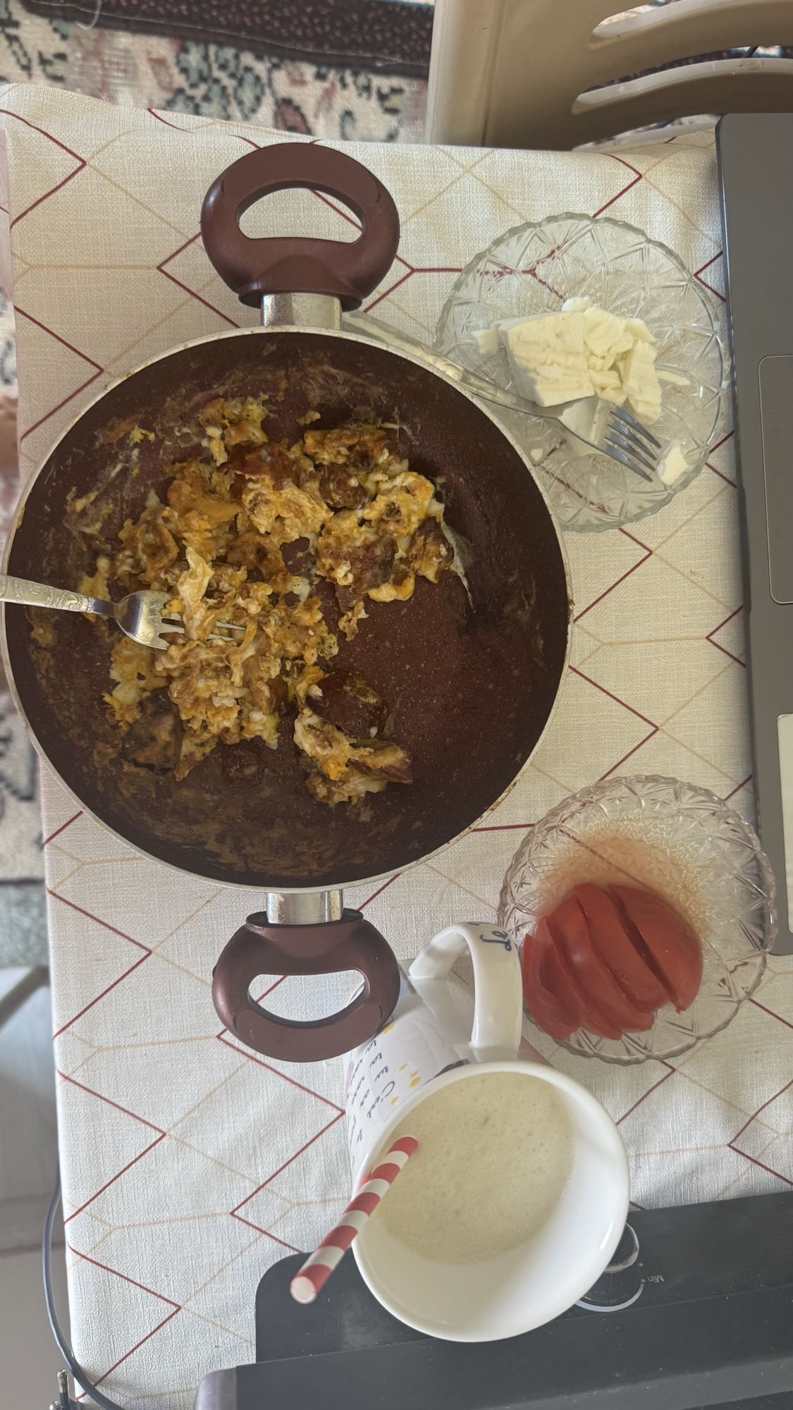 Sucuklu yumurta kahvaltı