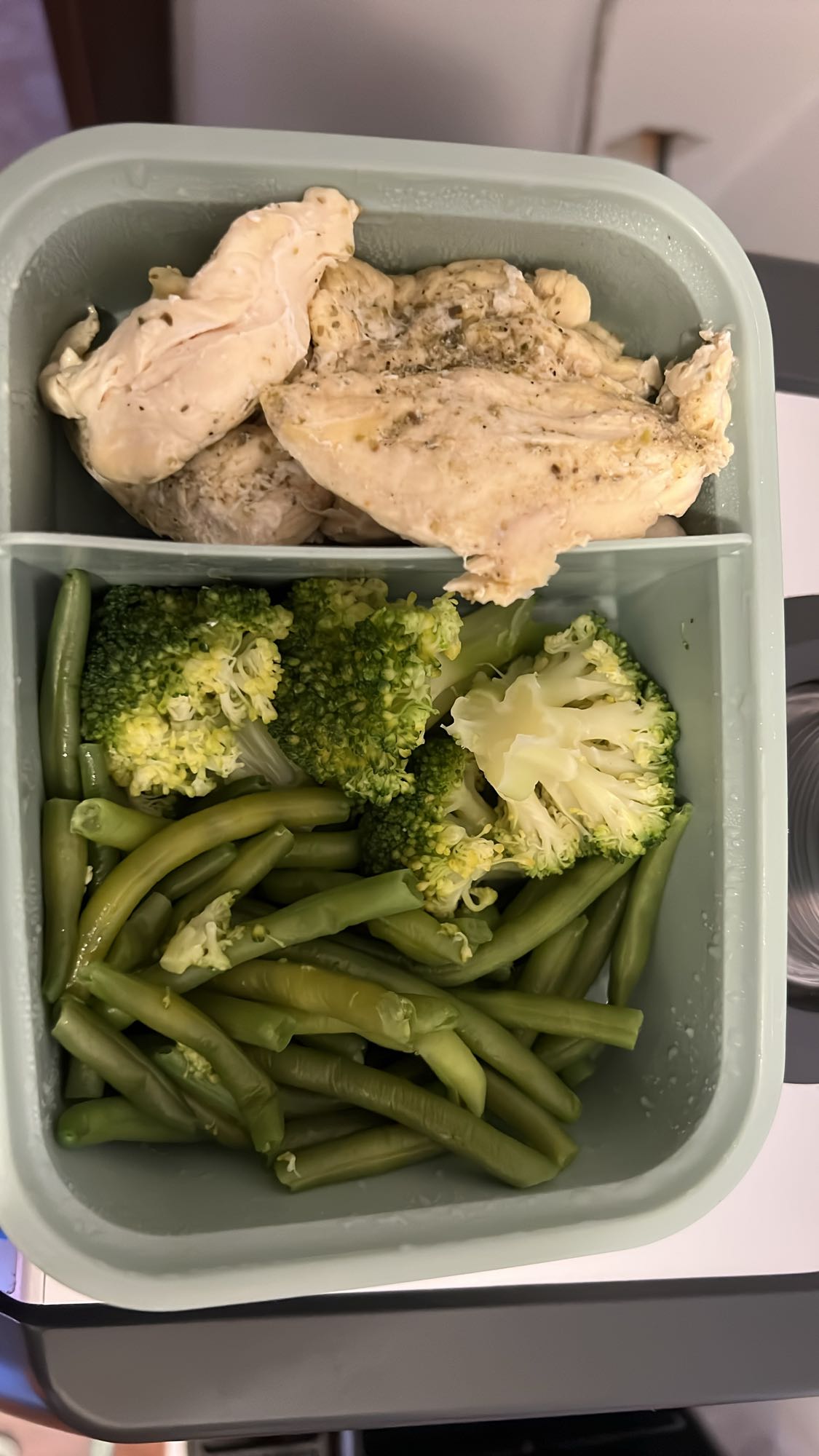 Tavuklu sebze kutusu