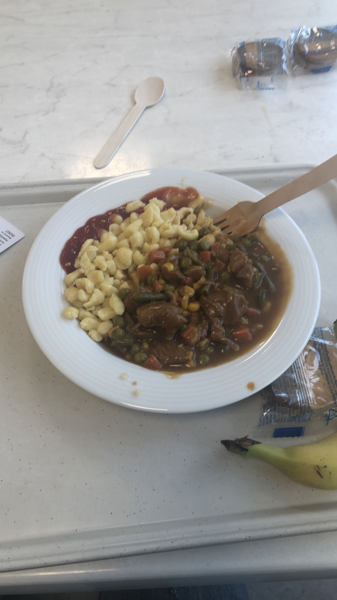 Etli sebzeli makarna tabağı