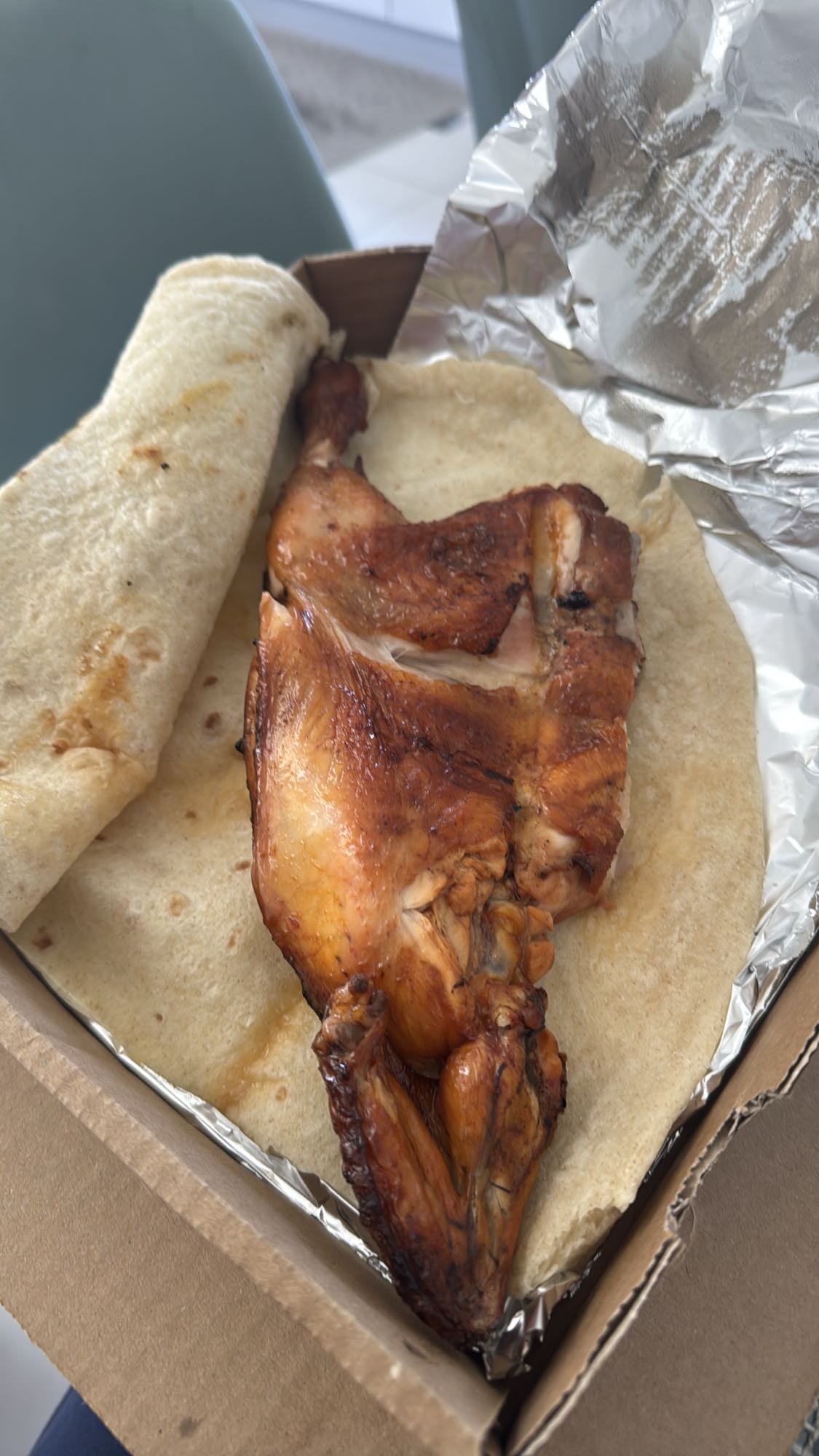 Grilled chicken with tortillas