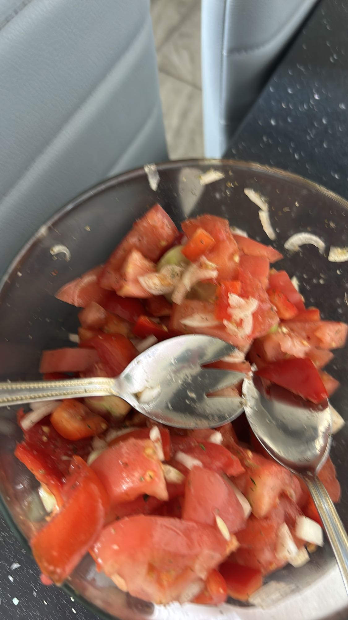 sałatka z pomidorów