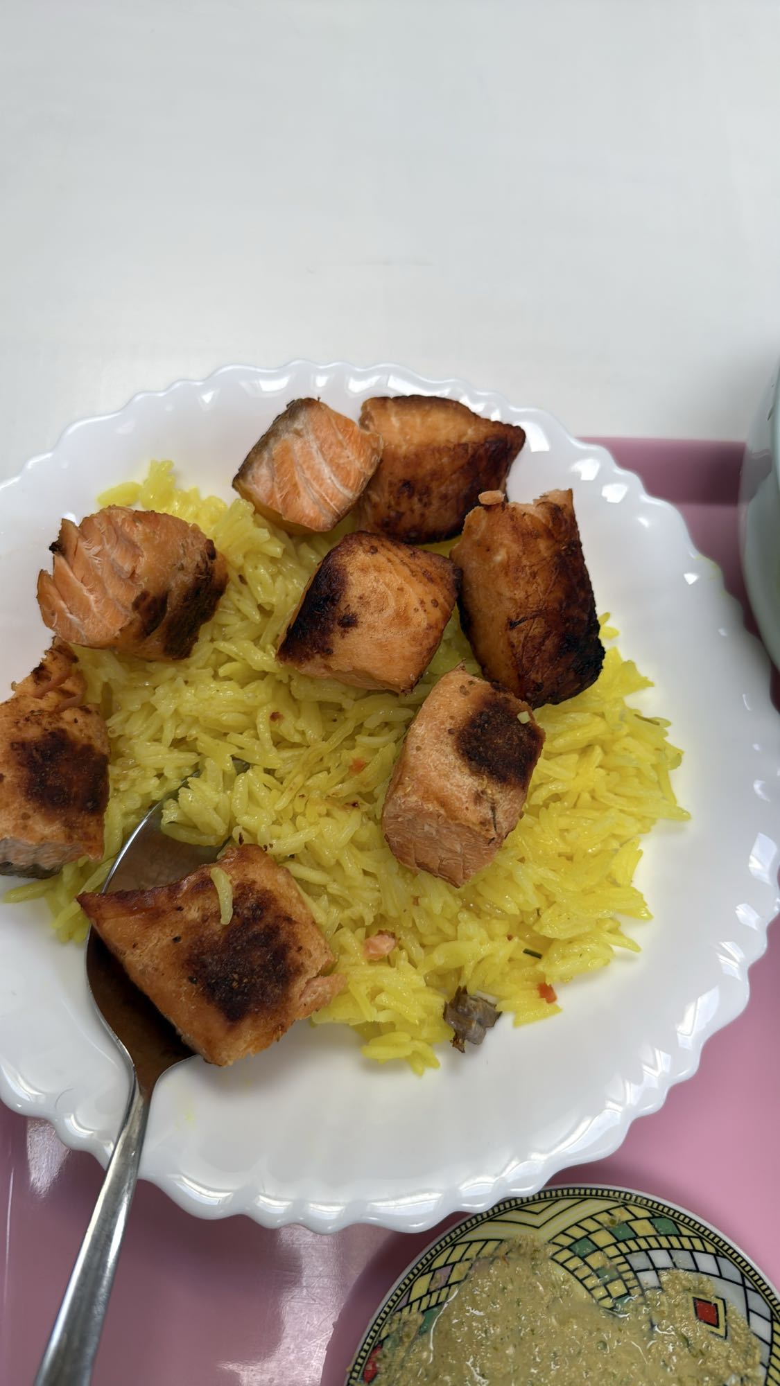 Laksestykker med ris