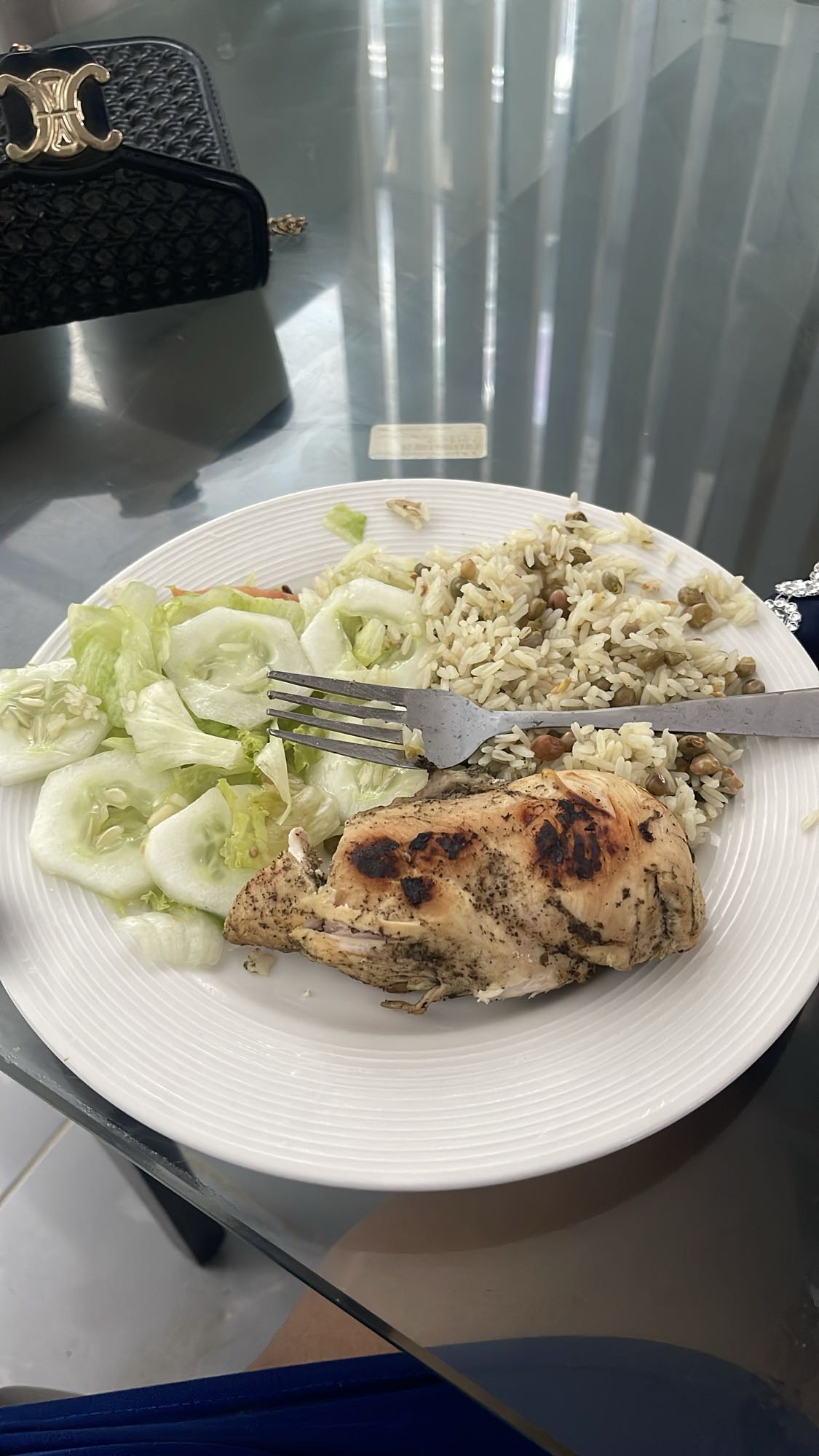 Pollo con arroz y ensalada