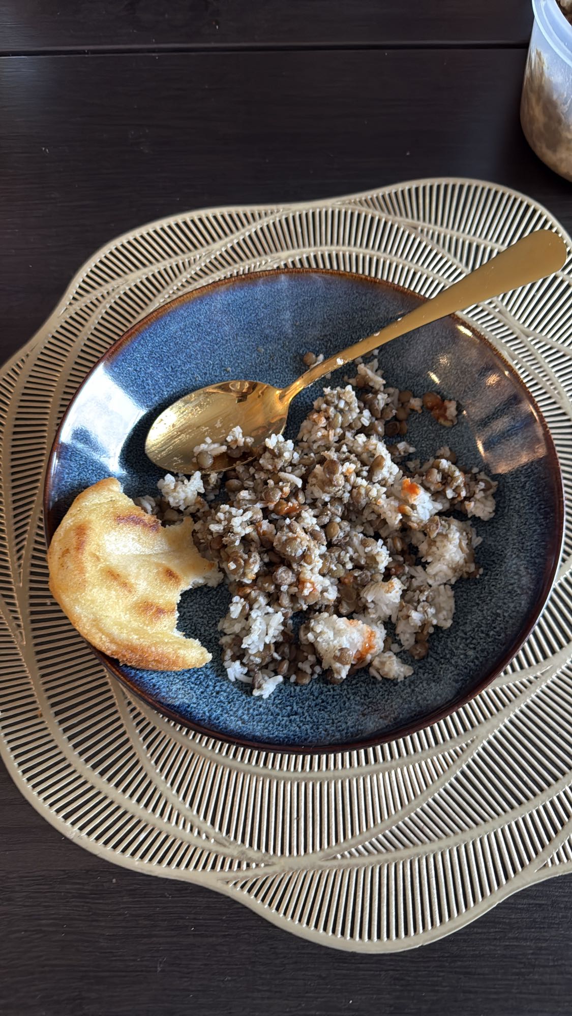 Ris och linser med bröd