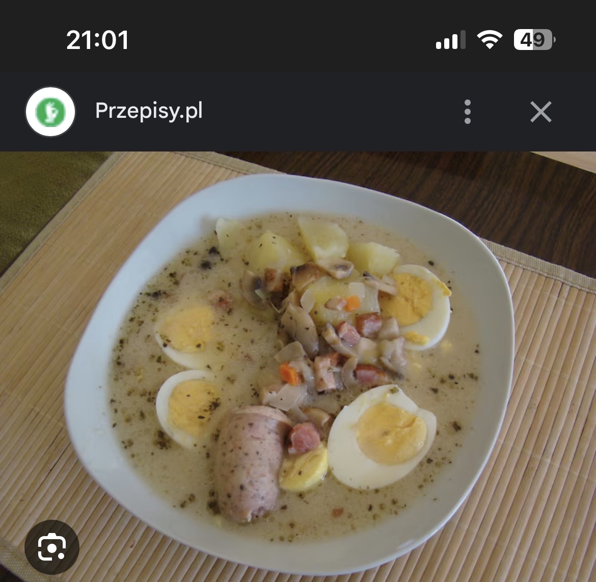 Żurek z jajkiem i kiełbasą