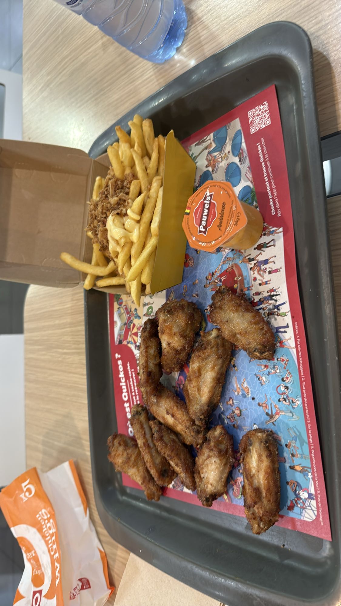Chicken wings & loaded fries