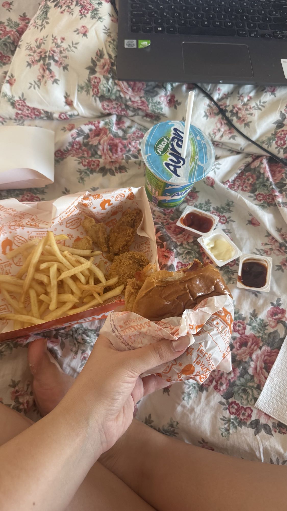 Tavuklu fast food menü