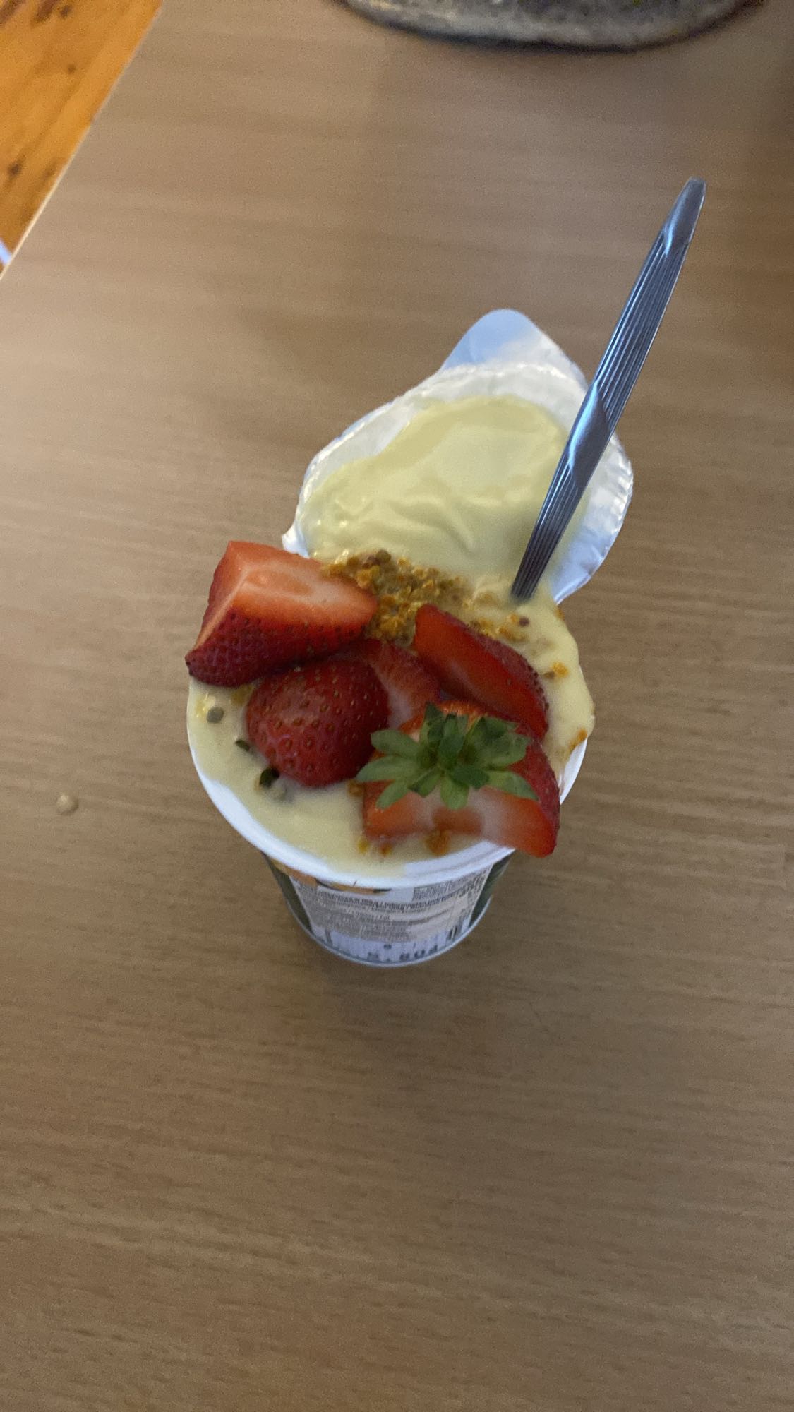 Jogurt z truskawkami