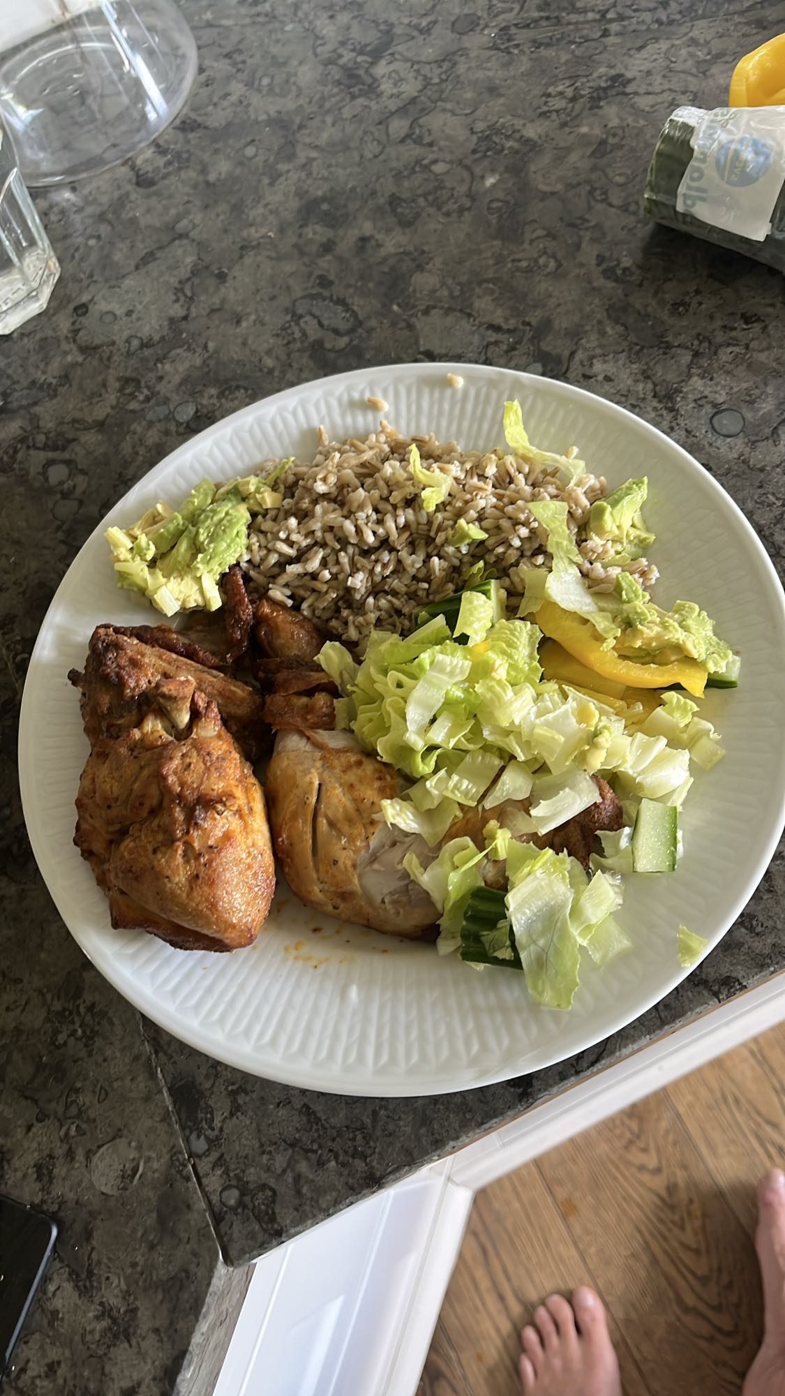 Kyckling med ris och sallad