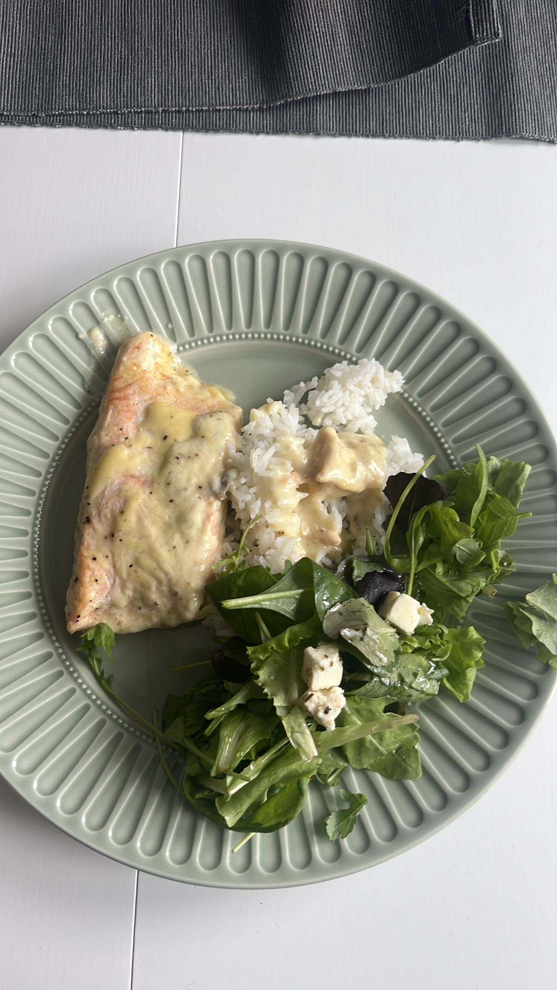 Lax med ris och sallad