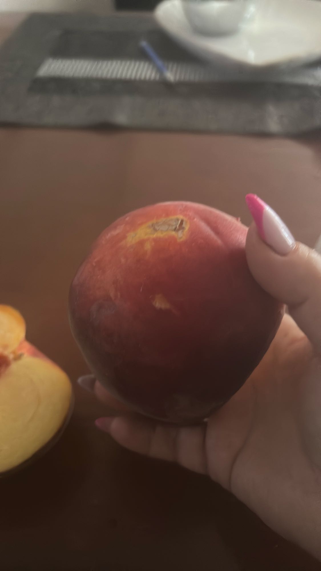 Świeża brzoskwinia