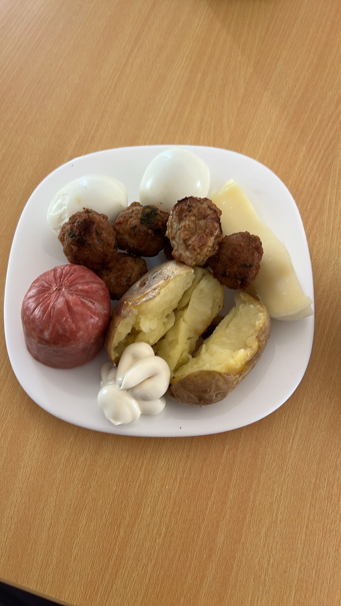 Platou mixt cu chiftele