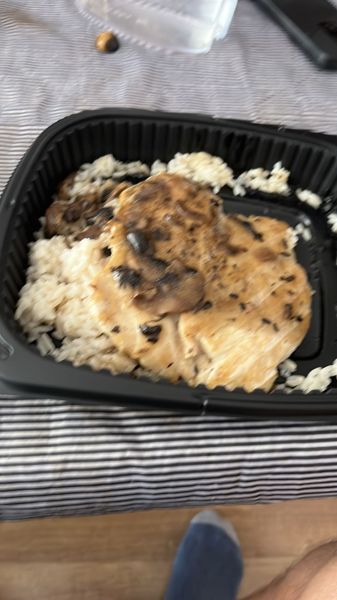 Пиле с ориз и гъби