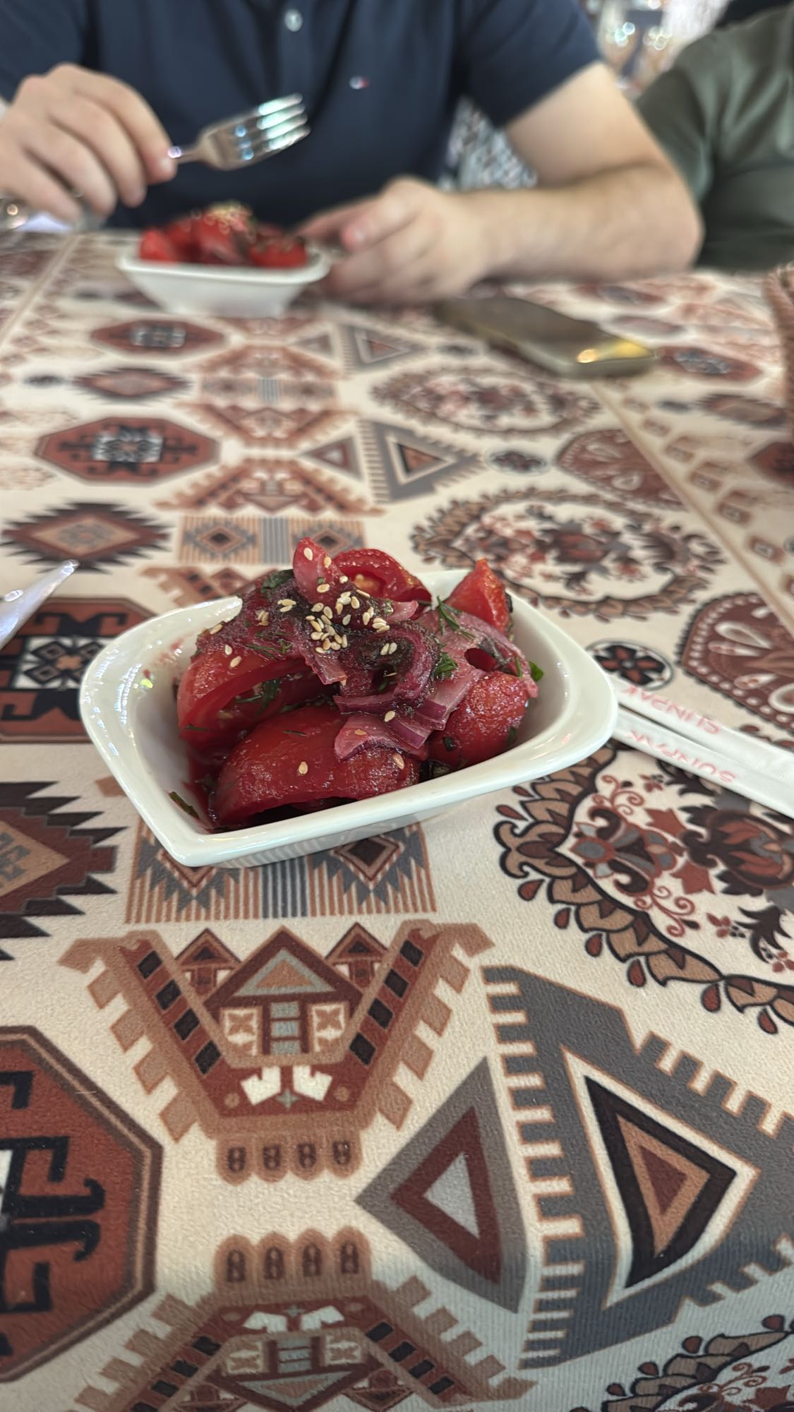 Салат из помидоров и лука