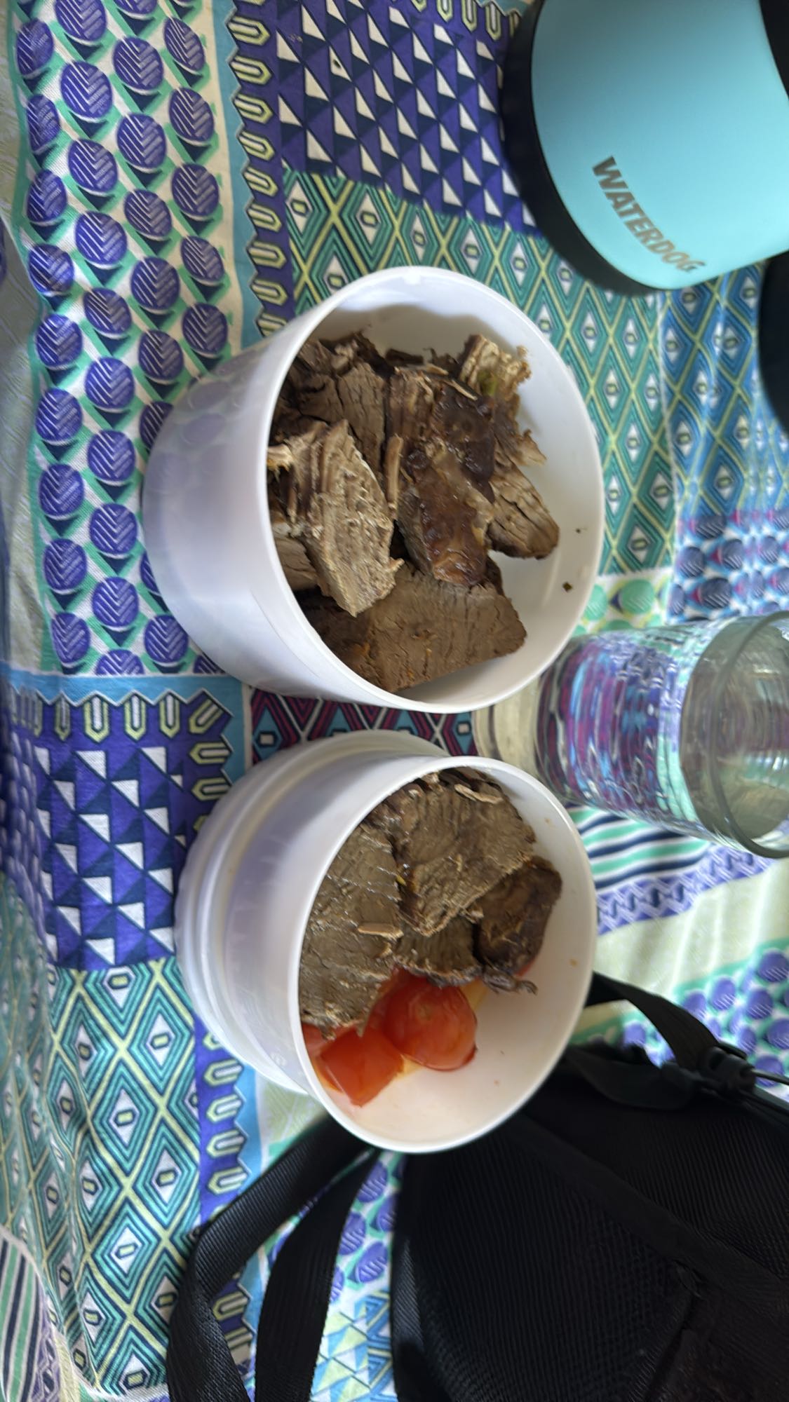 Carne cocida con tomate