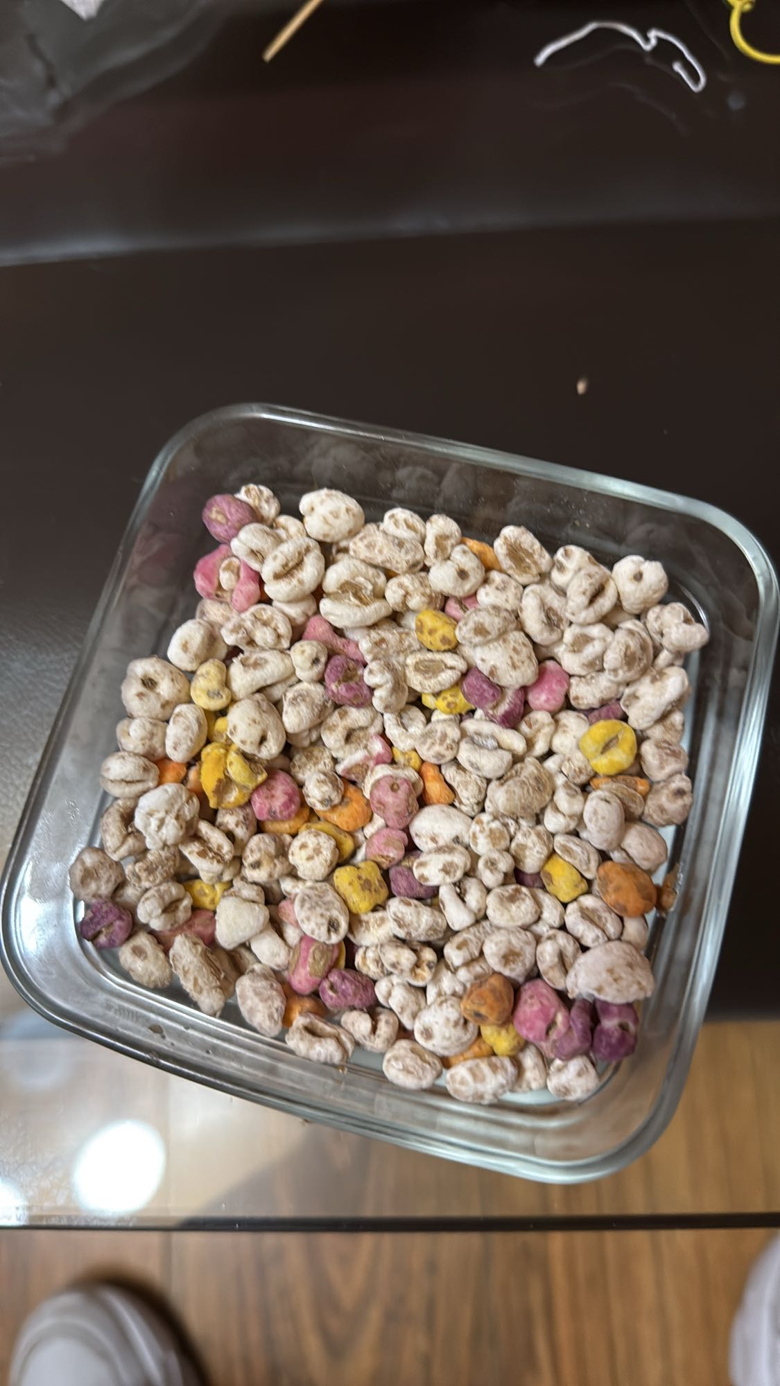 Cereale expandat colorat