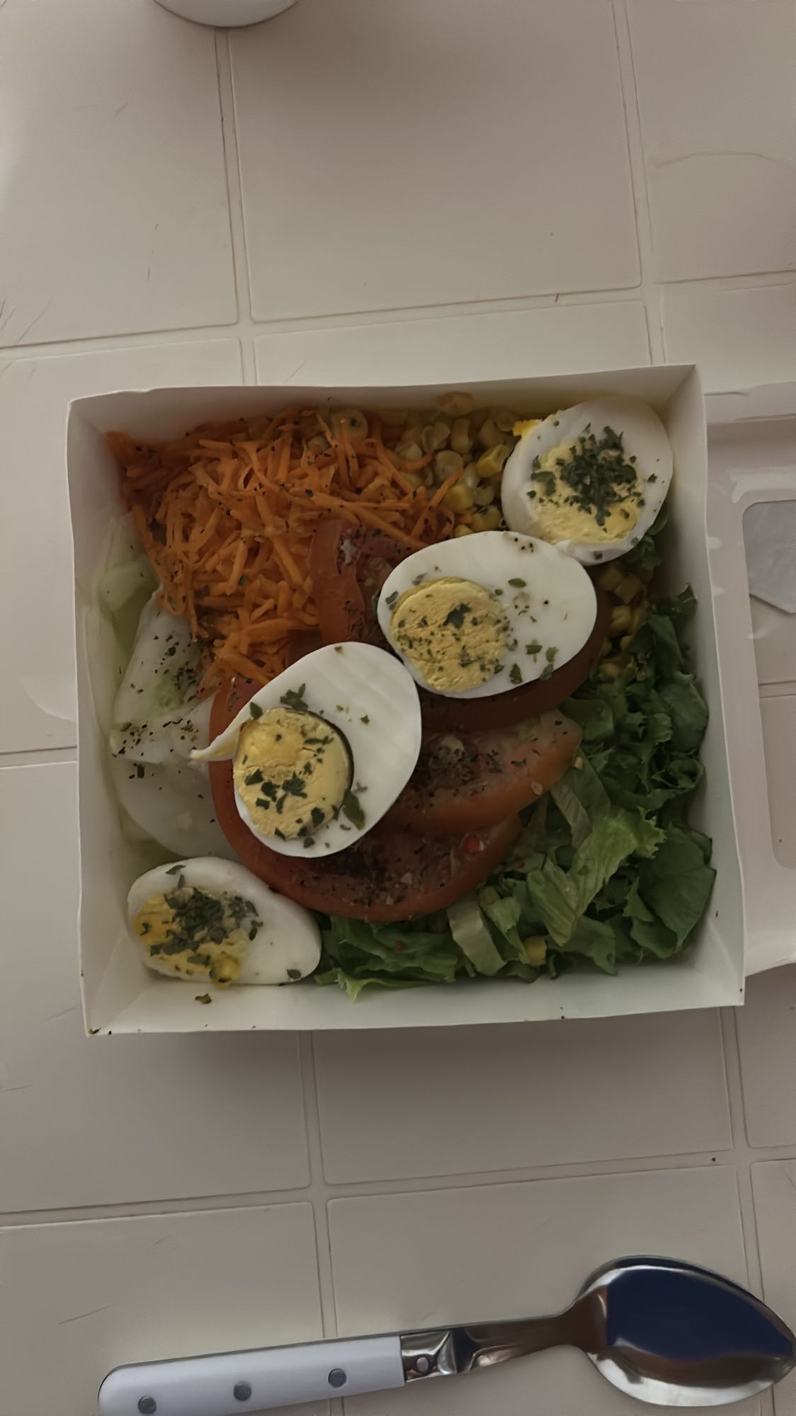 Salade œuf et légumes