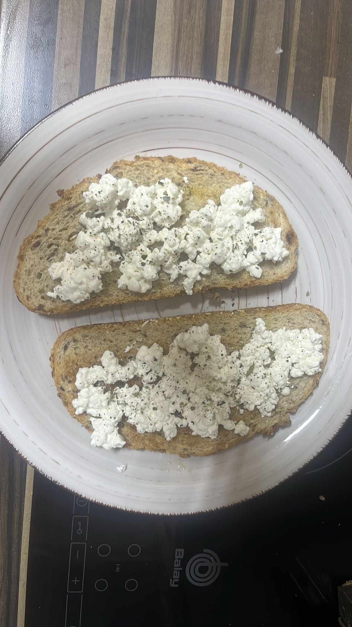 Tostadas con requesón