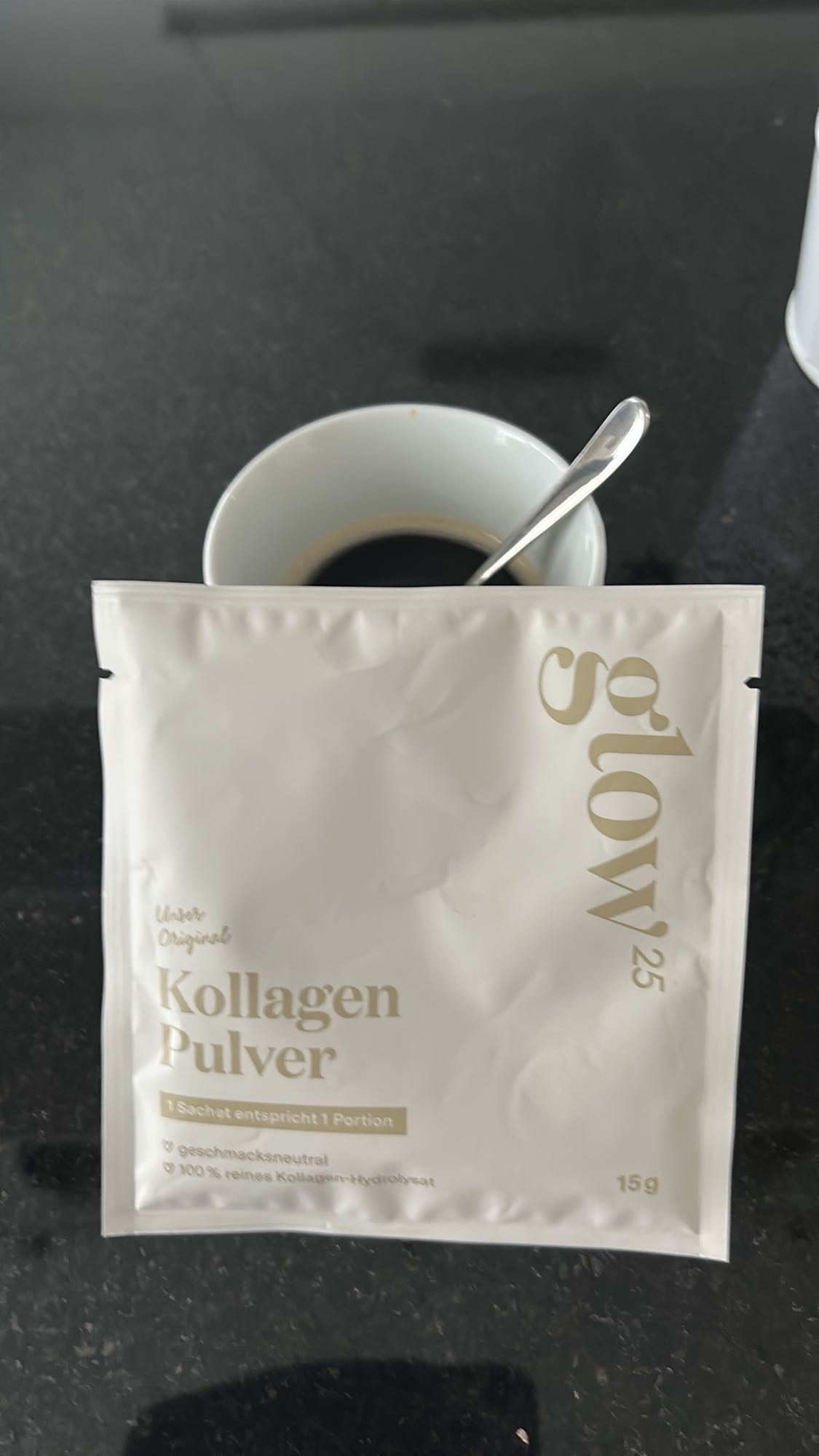 Kaffee mit Kollagenpulver