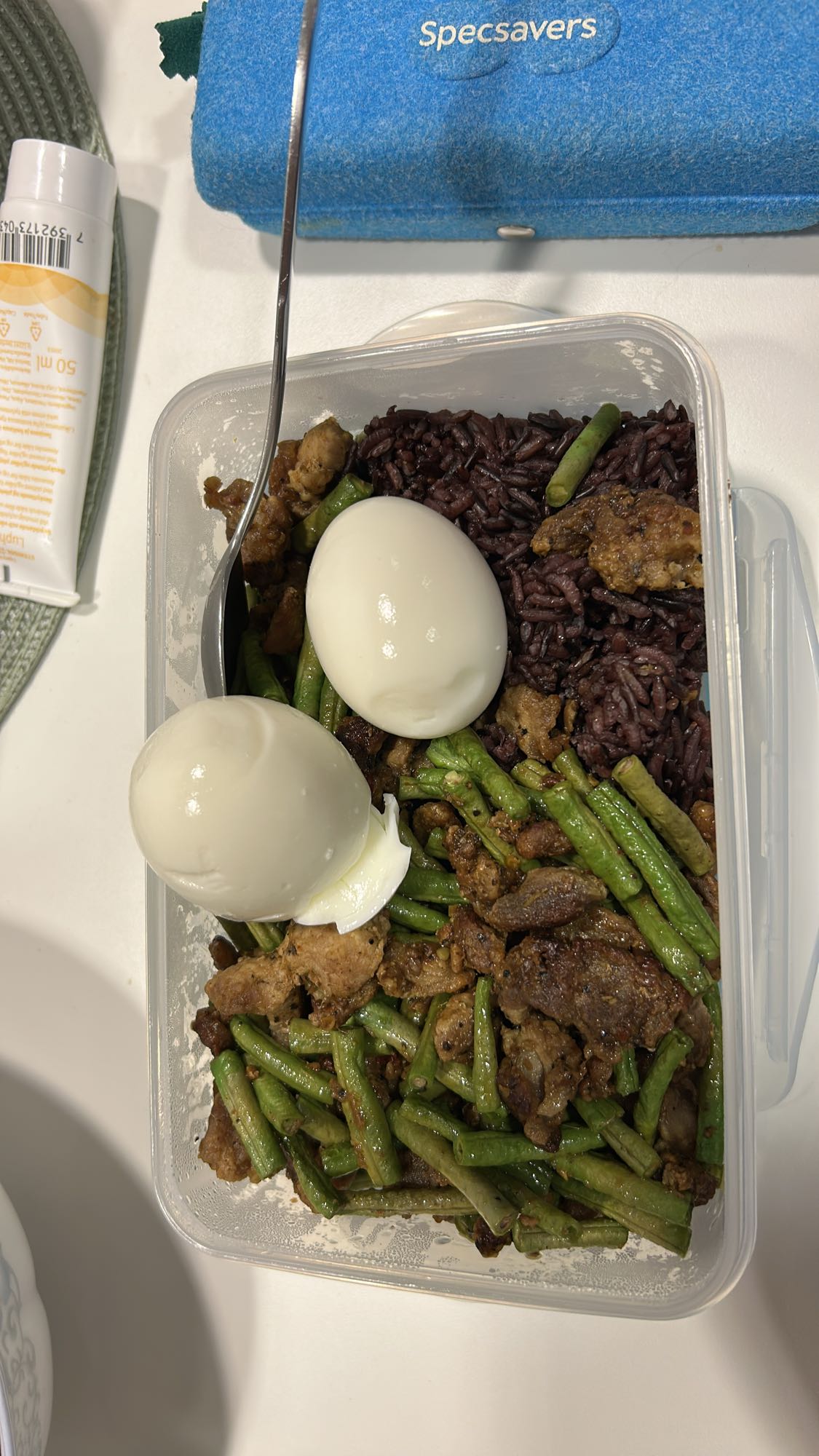 Eggs, ris og bønner