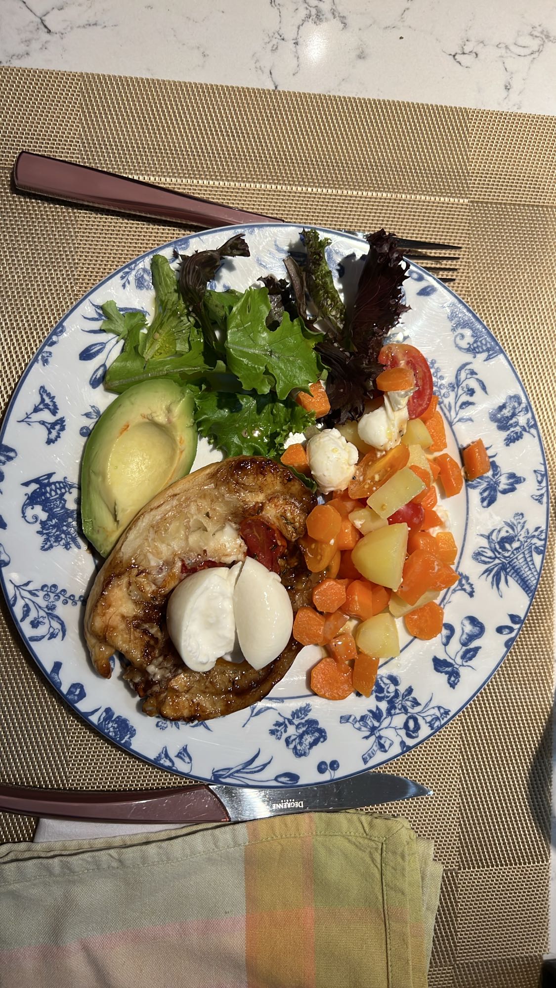 Poulet et légumes frais