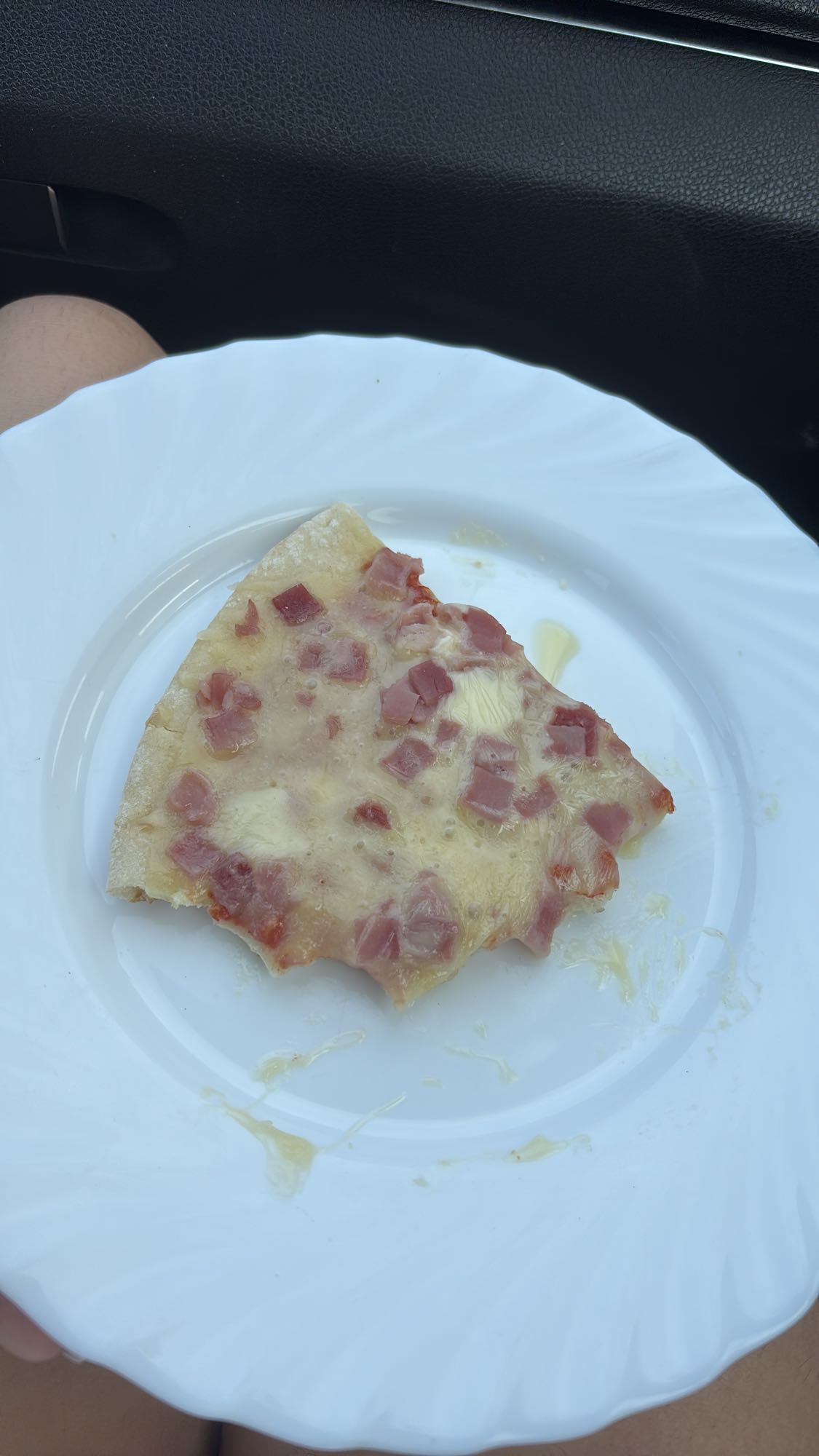 rebanada de pizza jamón
