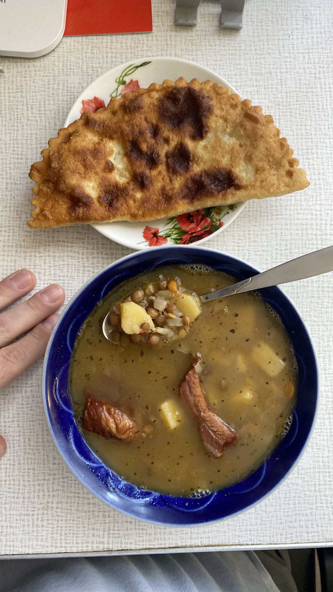 чебурек и суп с чечевицей