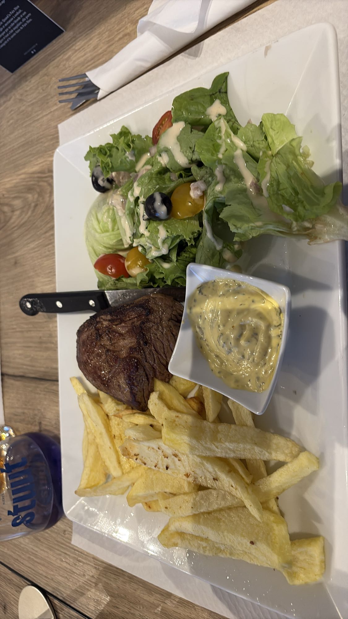 Steak frites et salade