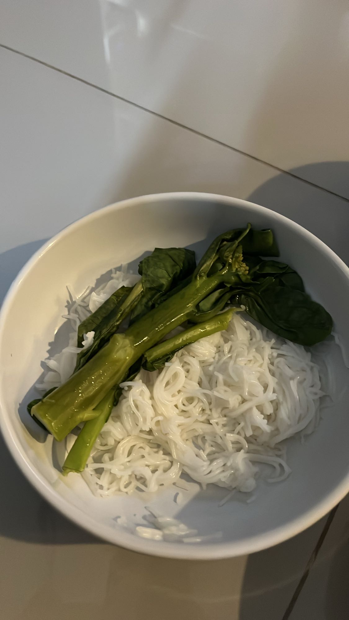 Rice noodles with greens