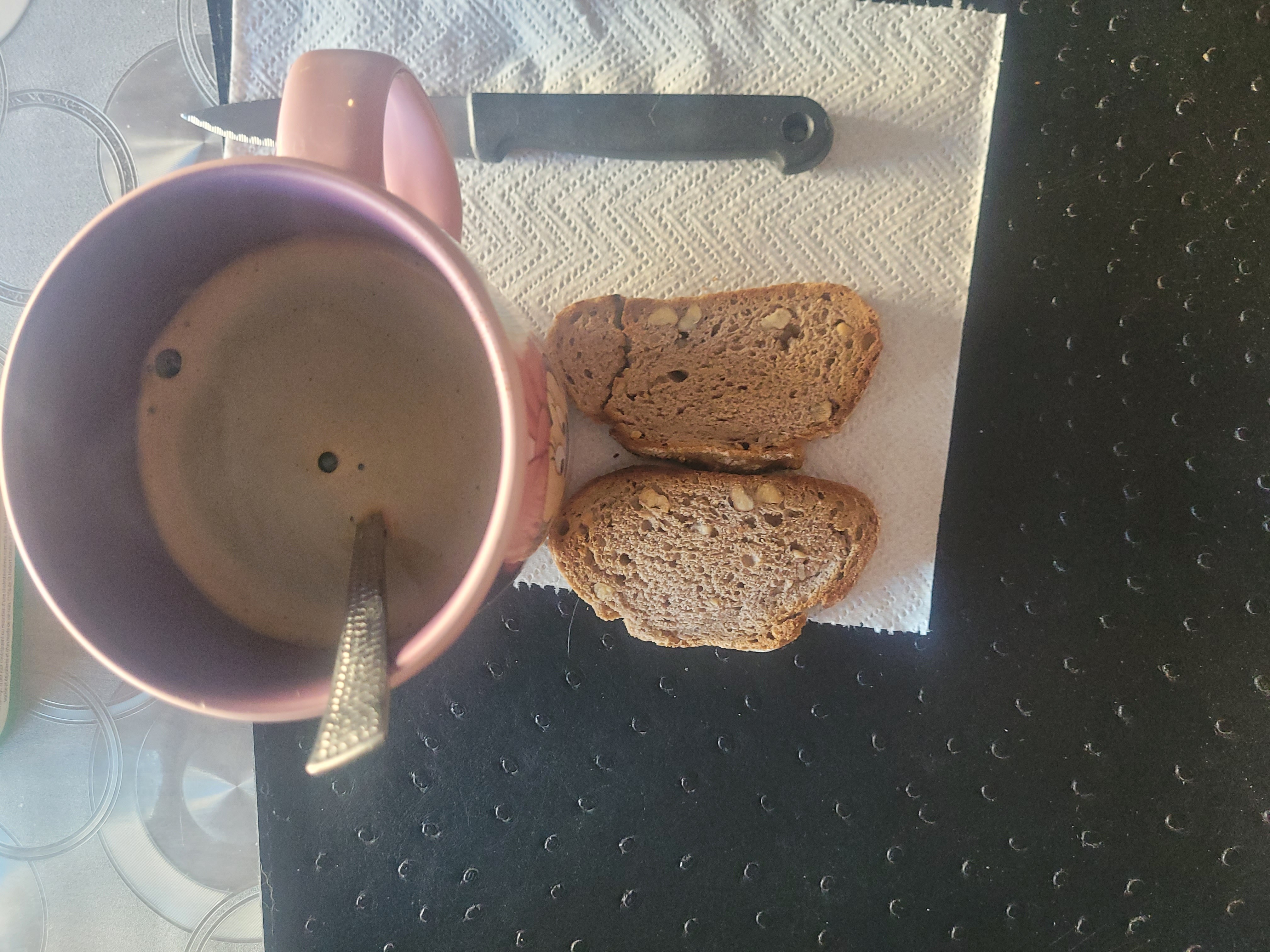 Café et pain complet