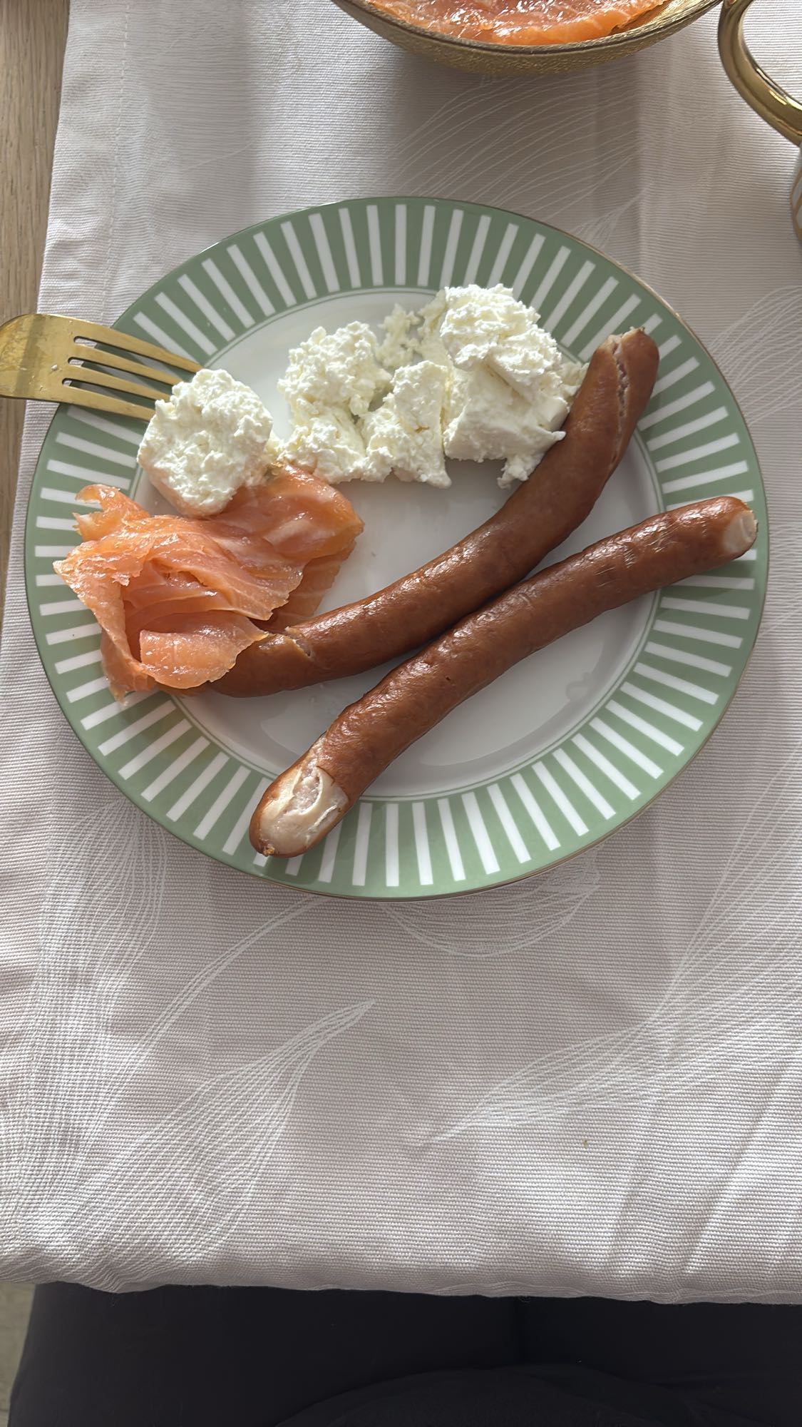 kiełbasa z łososiem i twarogiem