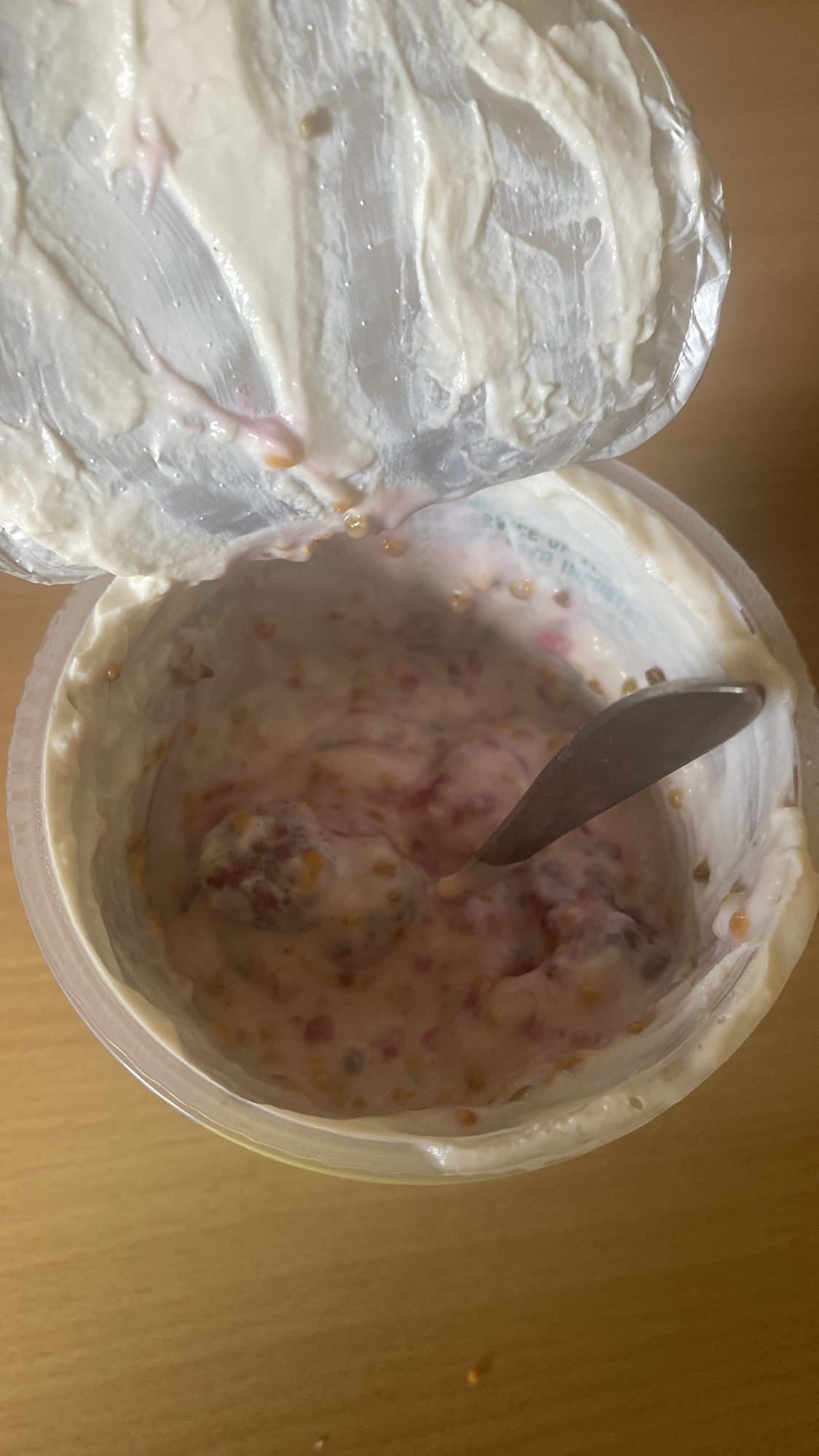 jogurt owocowy z kulkami