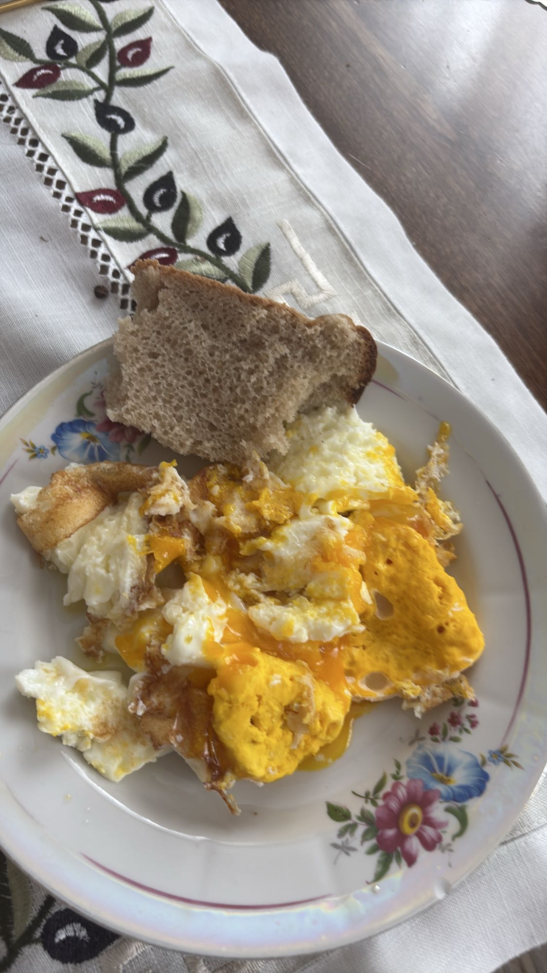 Яичница с хлебом