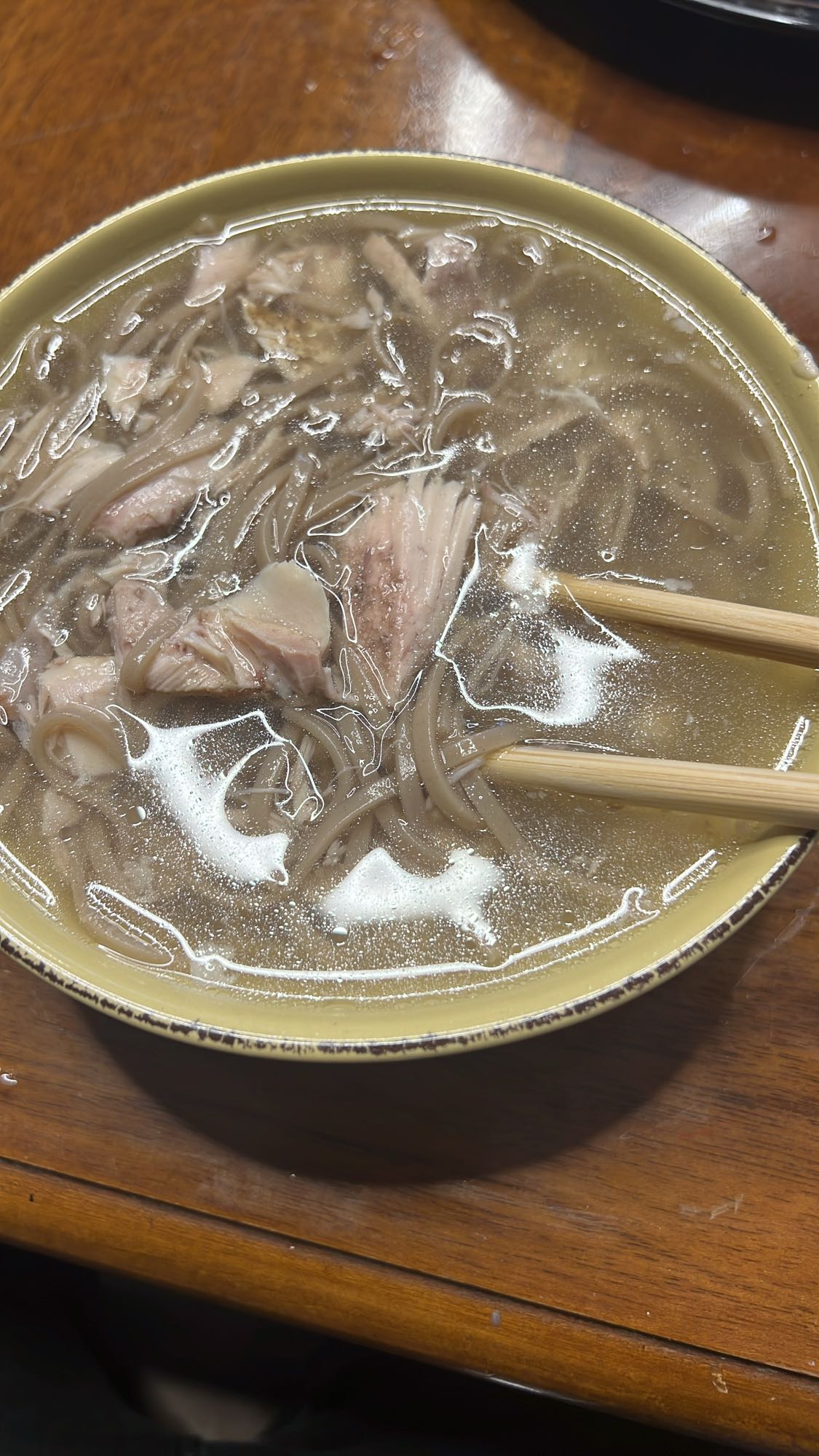 Supă cu tăiței și carne