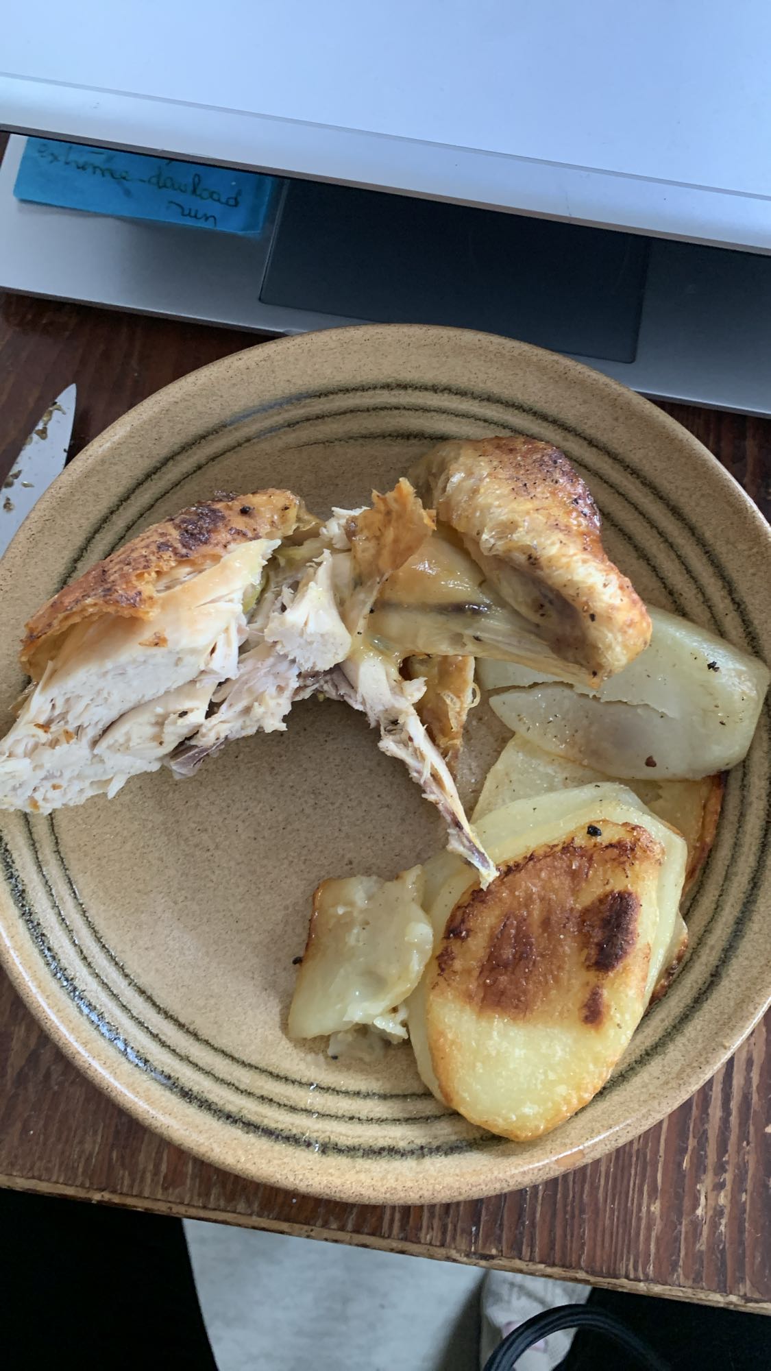 Poulet rôti et pommes de terre
