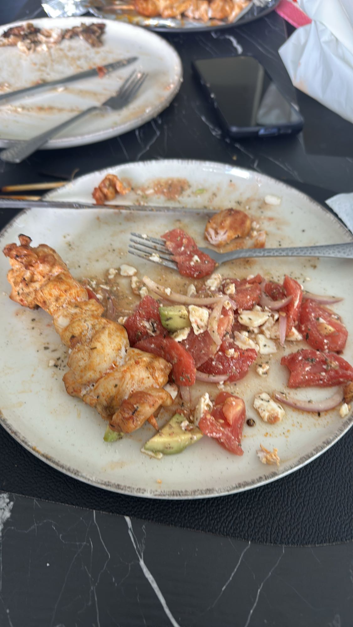 Brochette et salade grecque