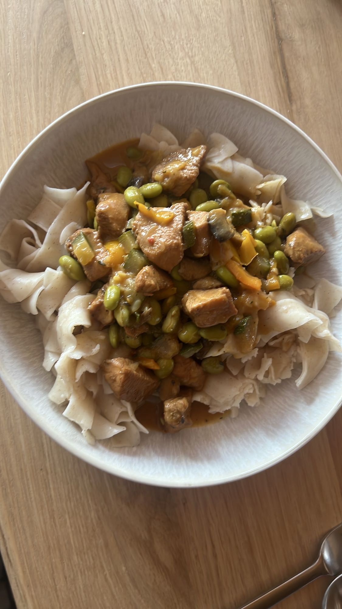 Kip met groente en noedels