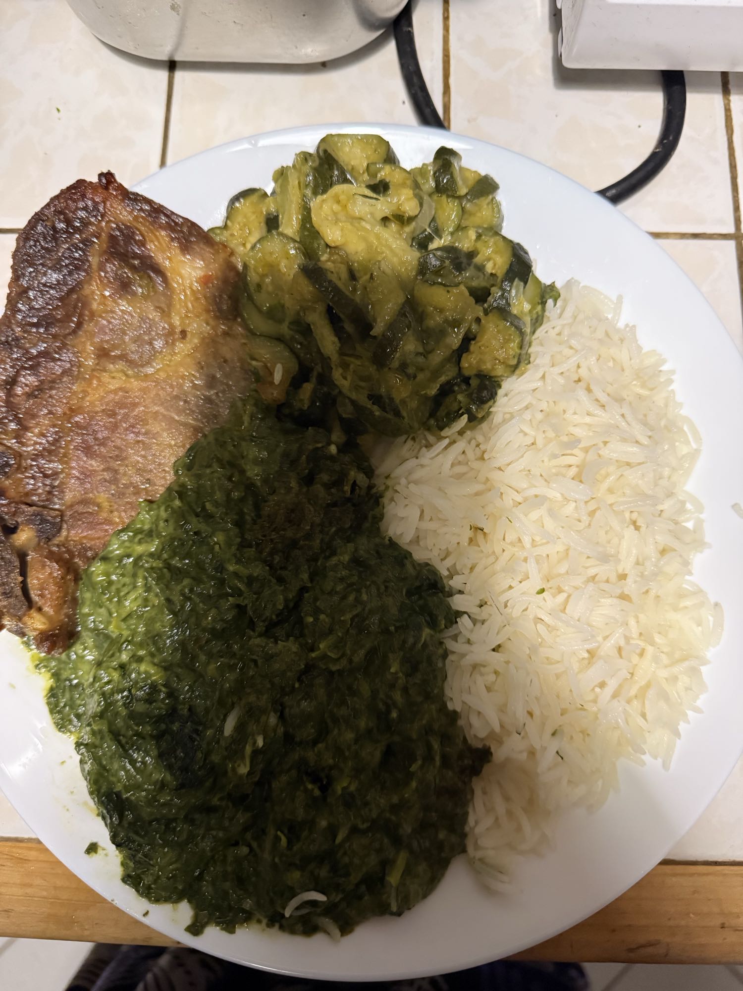 Riz, épinards, courgettes, viande