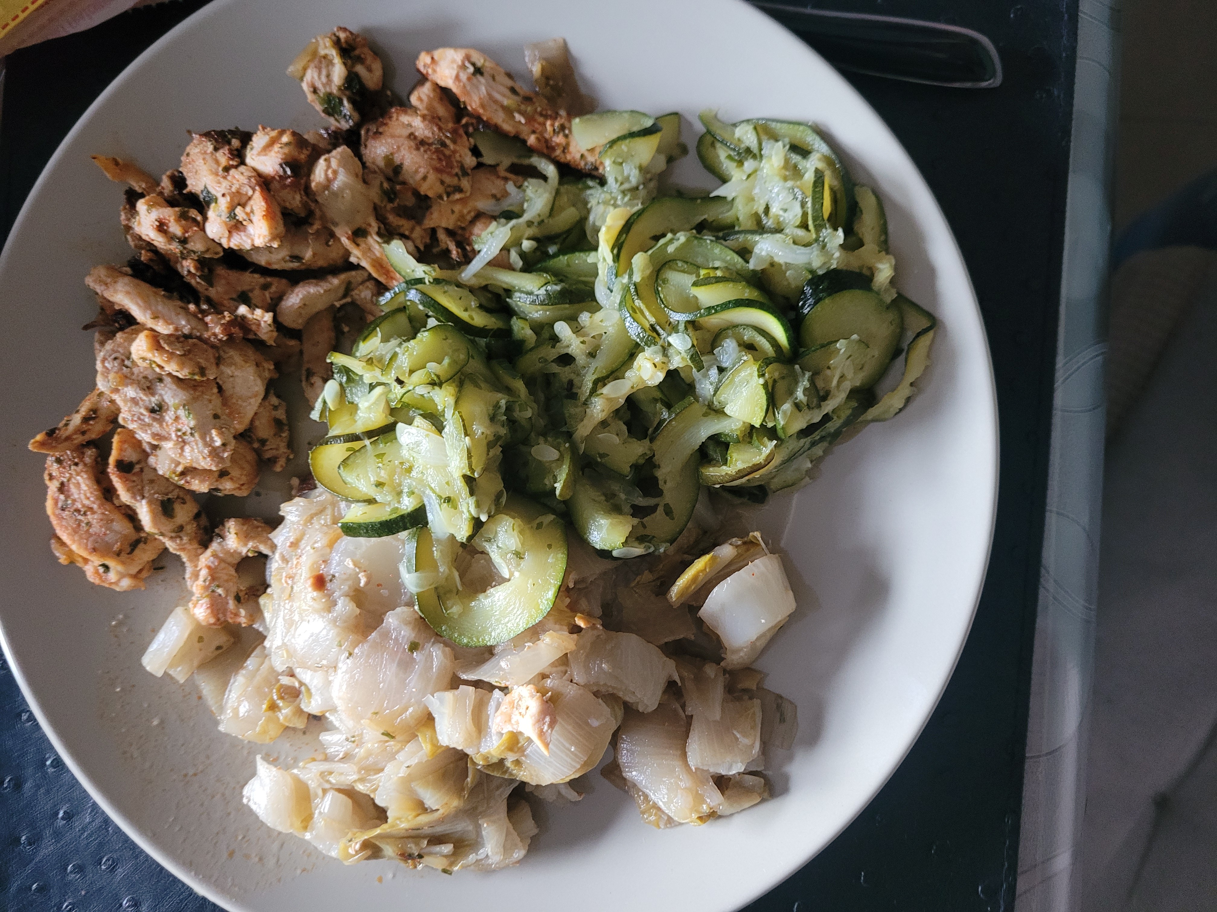 Poulet et légumes sautés
