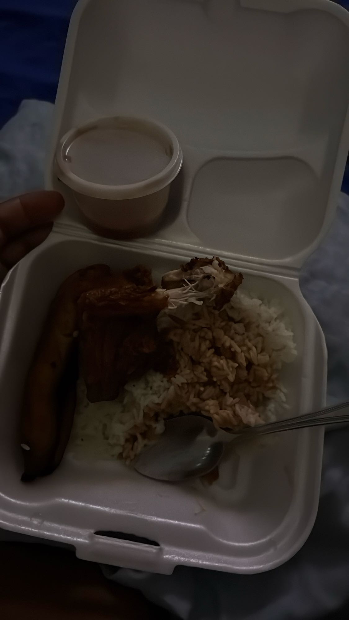 Pollo con arroz y plátano