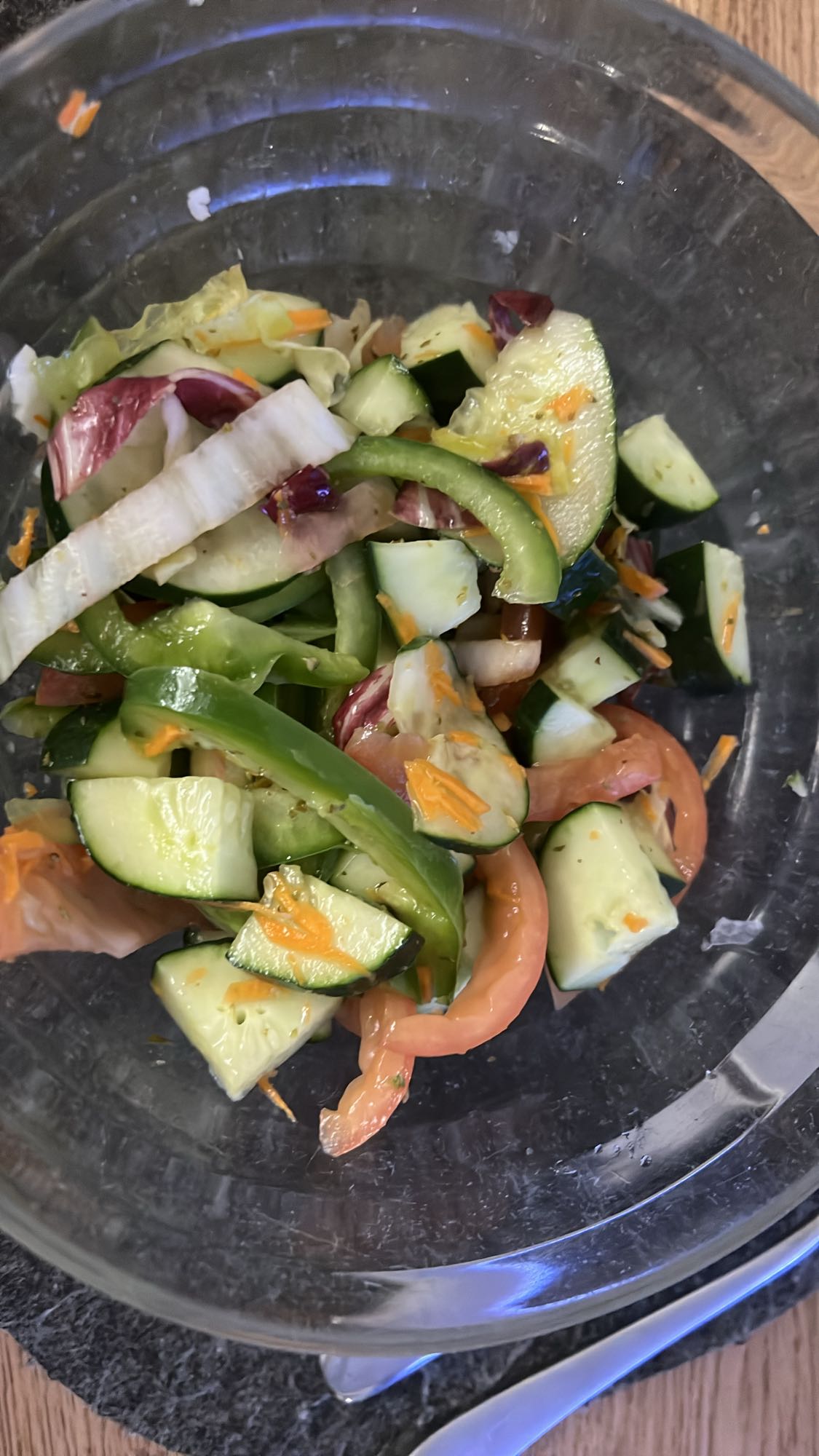 Frischer Gemüsesalat