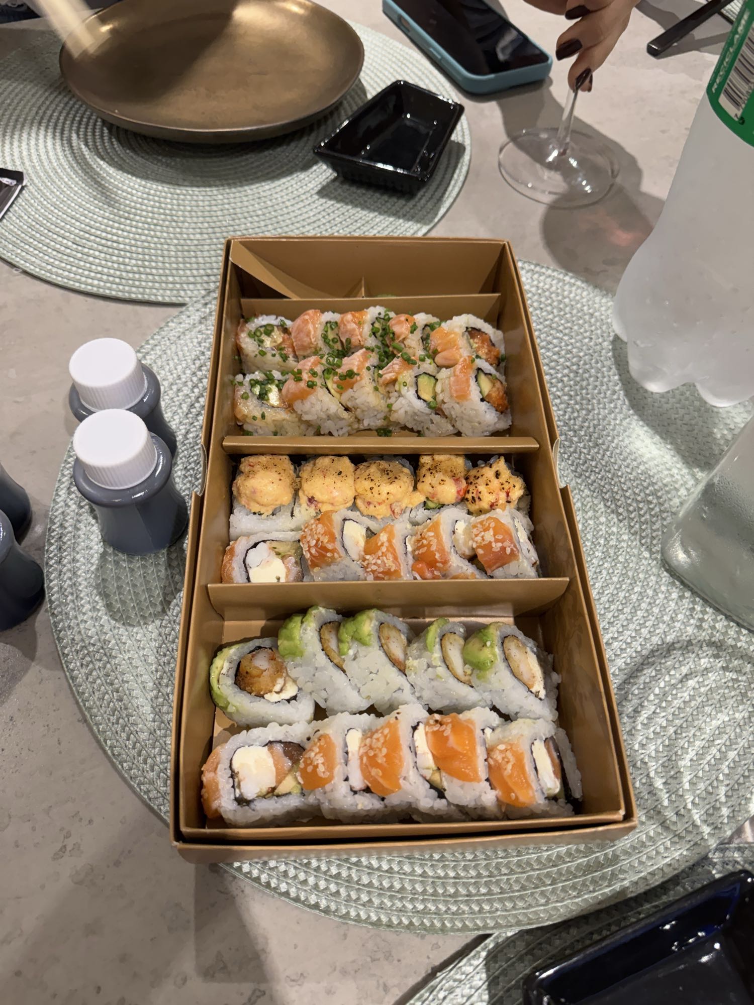 bandeja de sushi variado