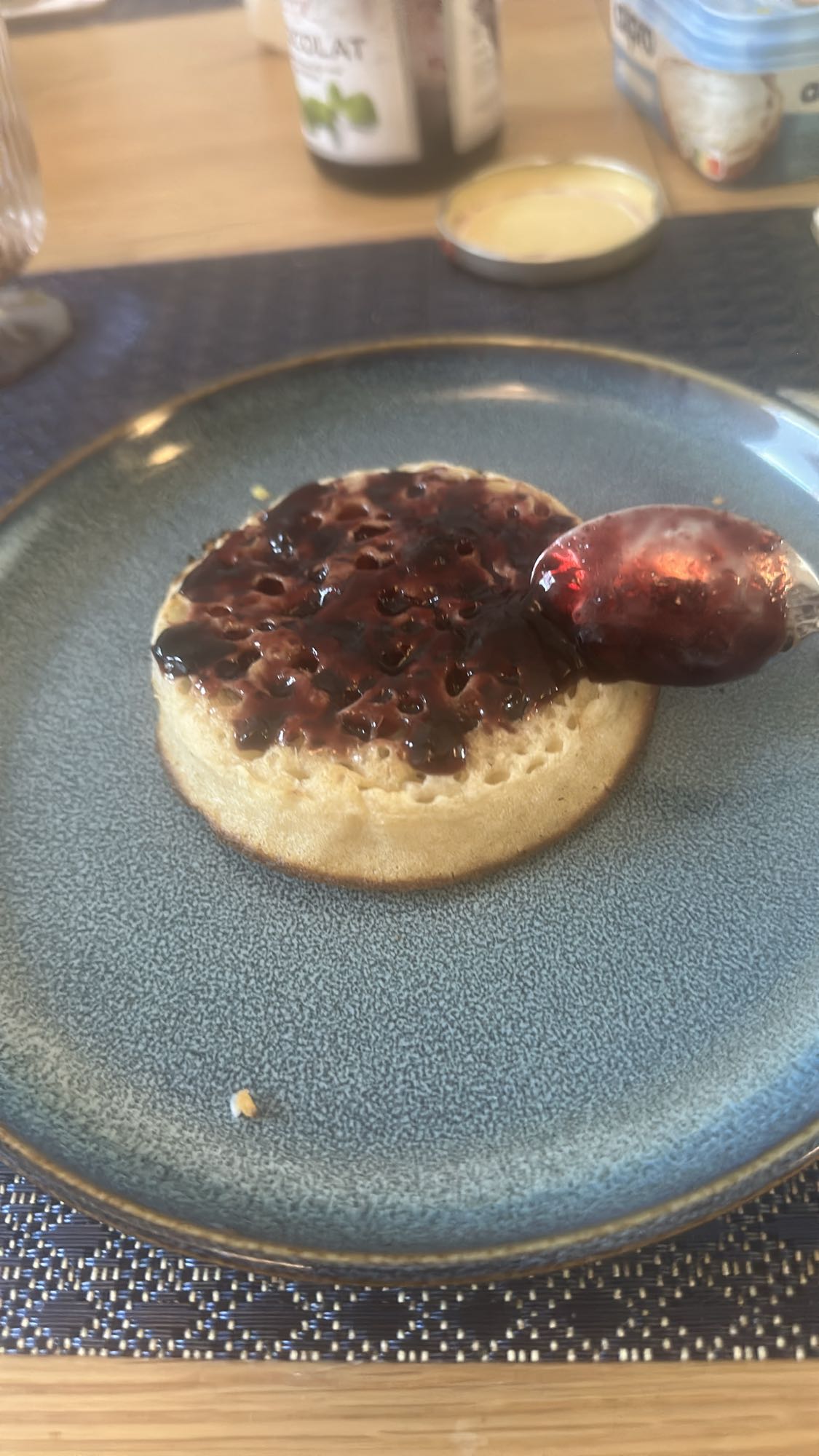 Crumpet with jam