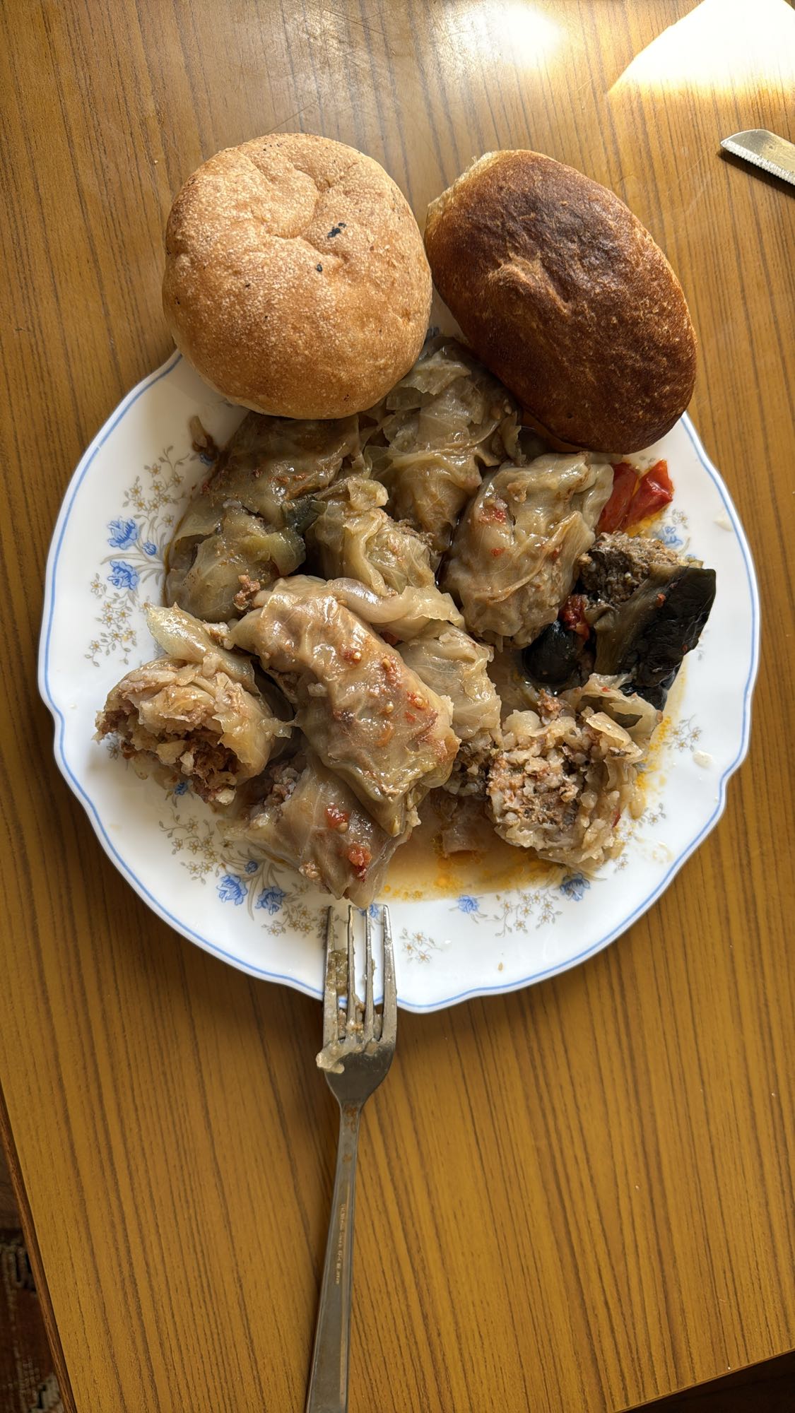 Stuffed cabbage rolls with bread