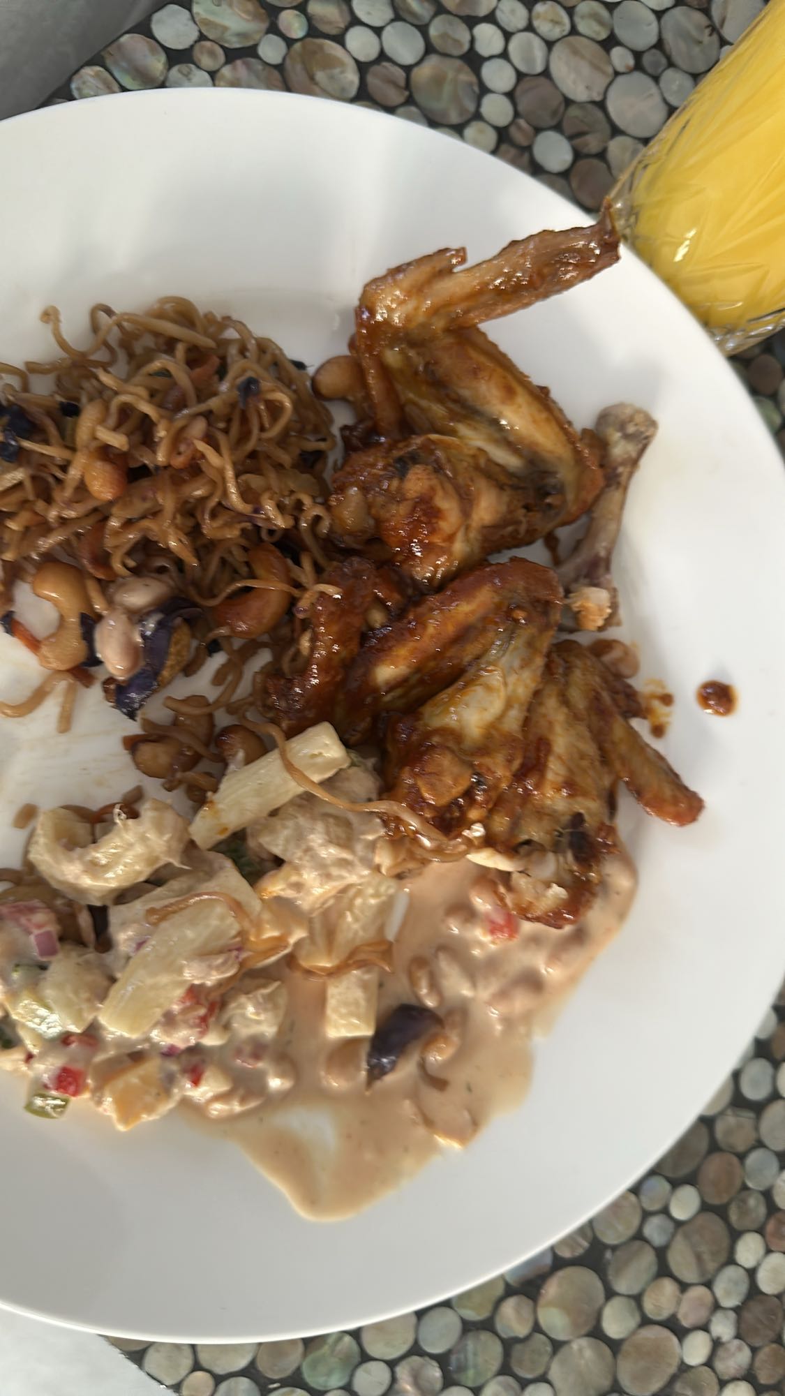 Chicken wings with noodles